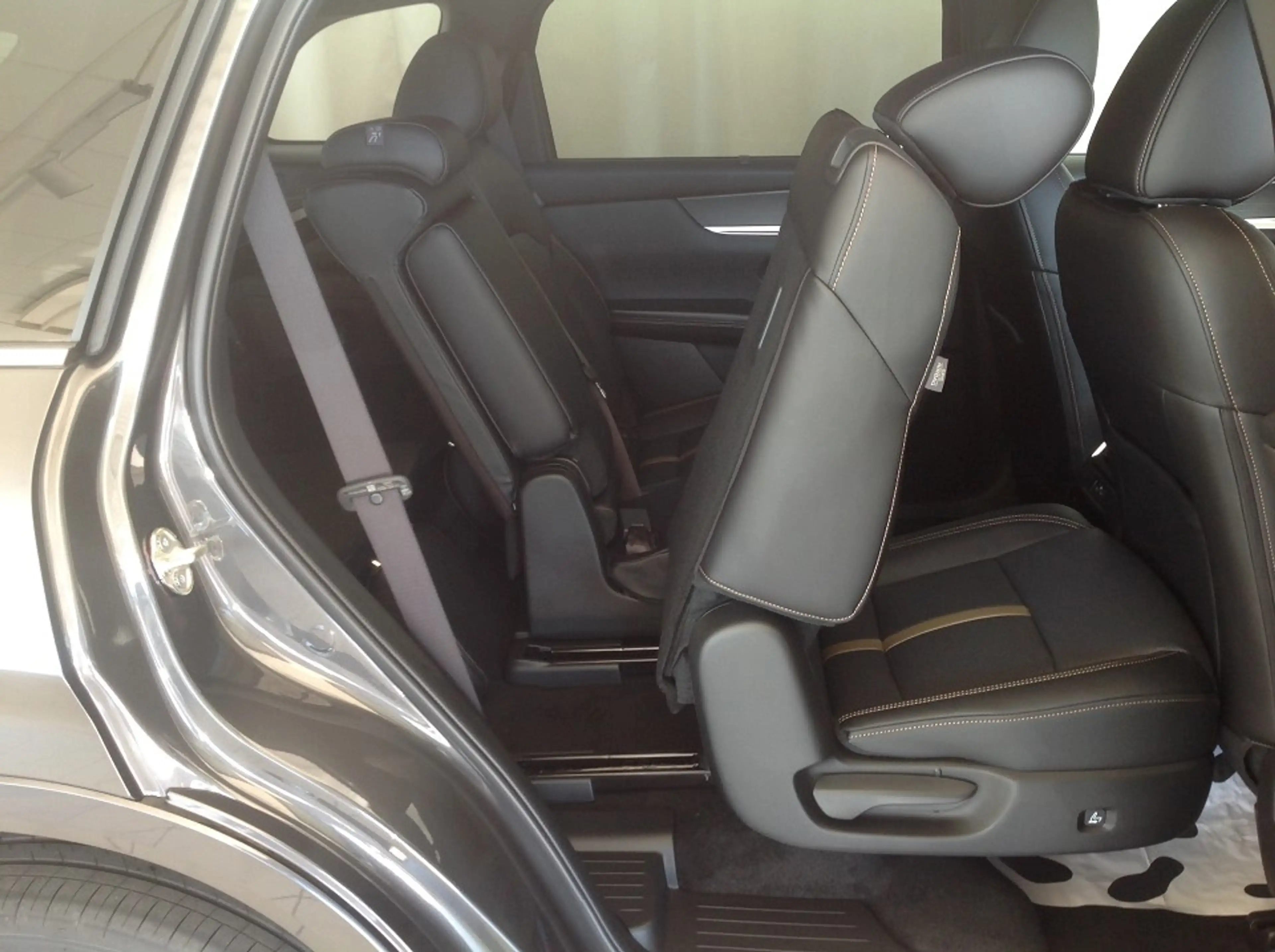 Mazda CX-80 2.5L e-SKYACTIV PHEV 327 AWD Homura Plus — photo 11