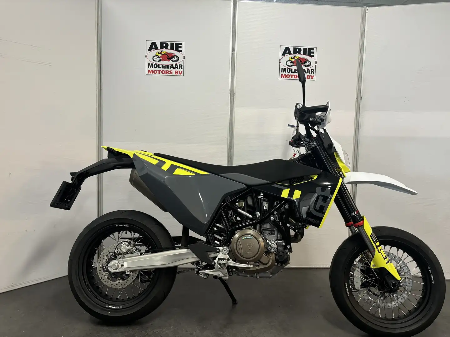 Husqvarna 701 Supermoto Alb - 1
