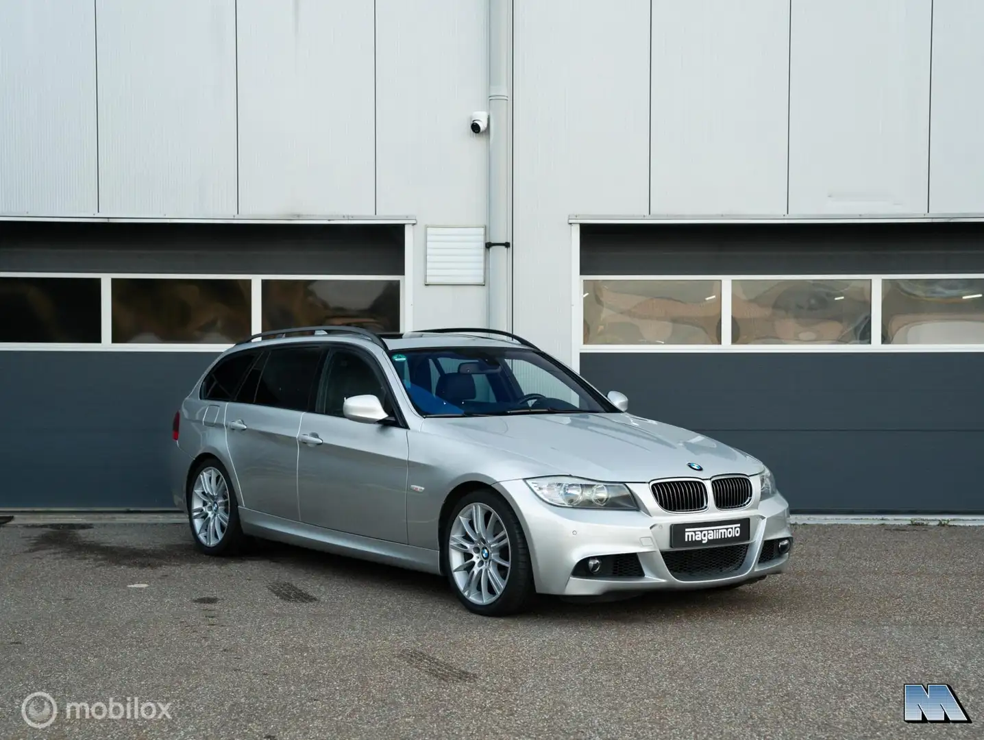 BMW 325 3-serie Touring 325i High Executive Zilver - 1
