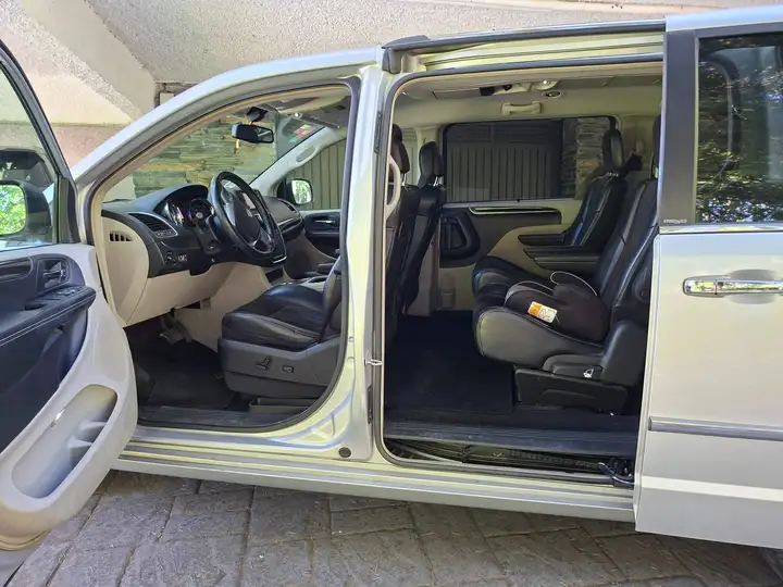 Lancia Voyager 2013, foto 6