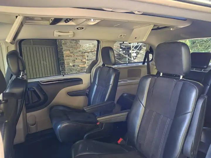 Lancia Voyager 2013, foto 10