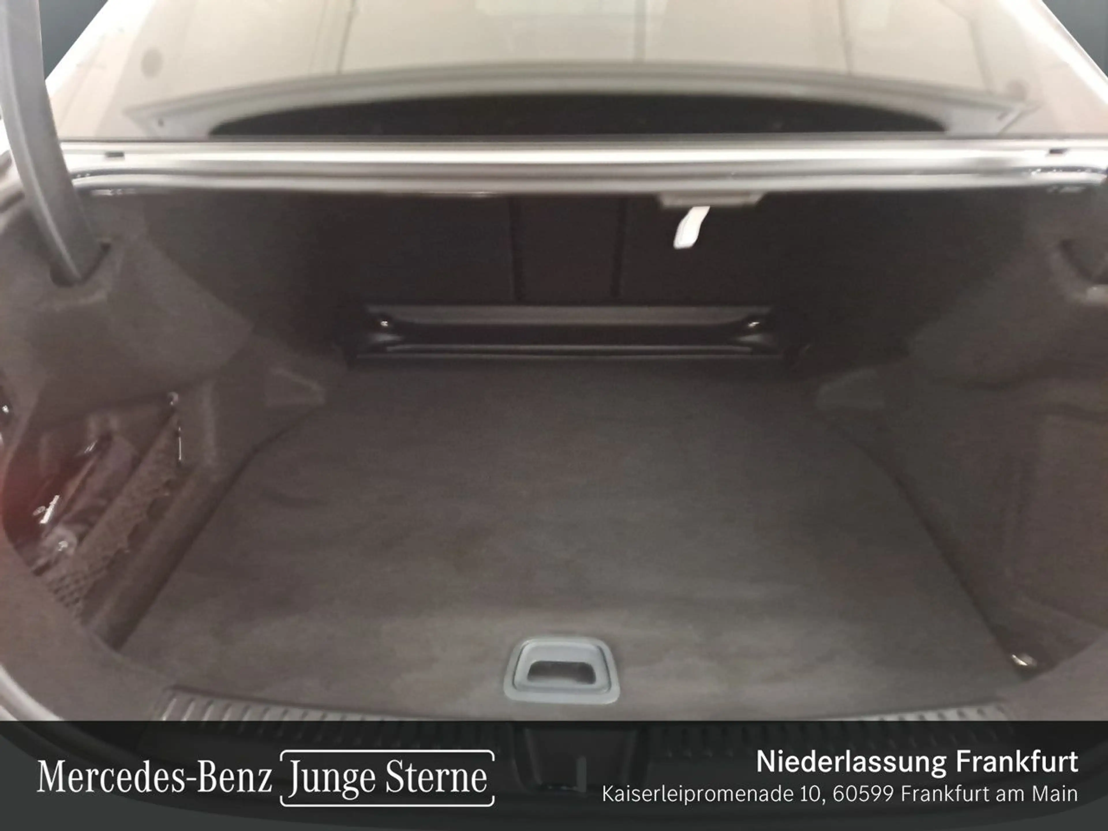 Mercedes-Benz E 220 d Avantgarde 360° Burmester Distr+ LED PTS — photo 6