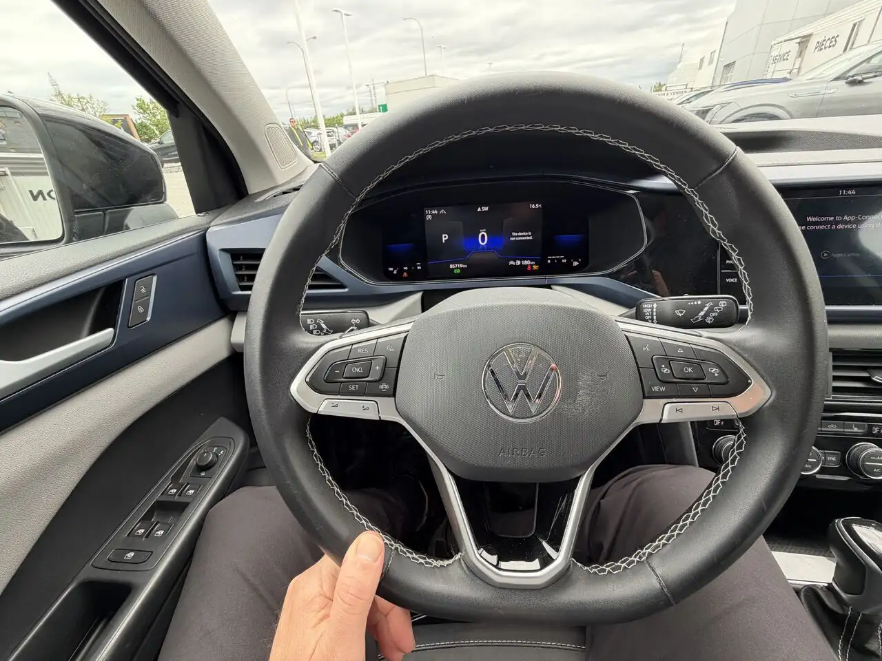 Volkswagen Taos снимка Volkswagen Taos