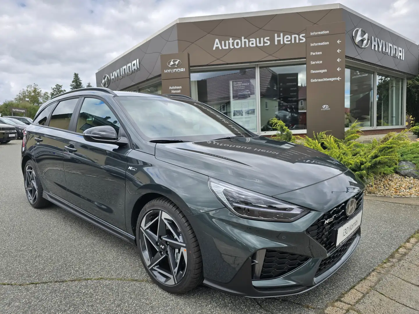 Hyundai i30 Kombi 1.5 T-GDi N-Line Sitz-Paket LED Navi Kamera Grün - 2