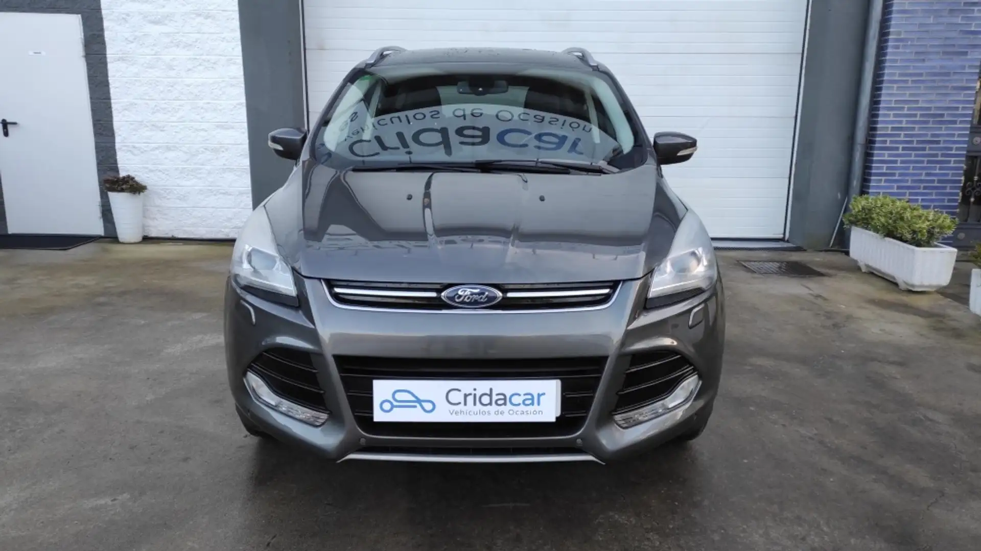 Ford Kuga 2.0TDCi Titanium 4x2 140 Gris - 2