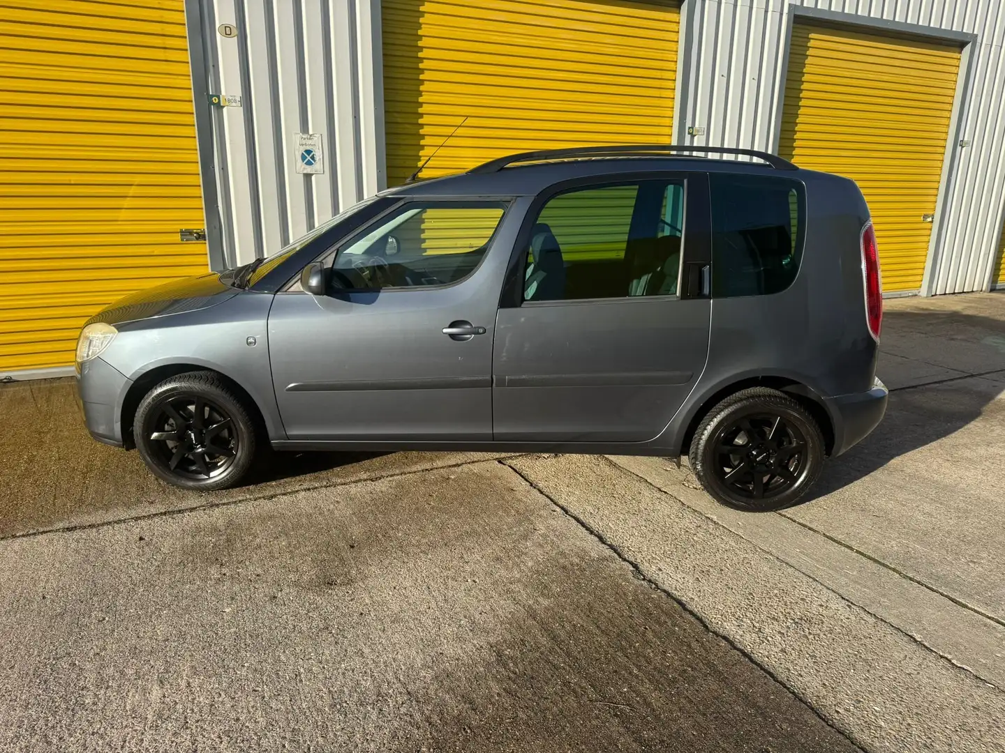 Skoda Roomster 1.6 Autom 1.Hand-Klimaaut-Standheizung-top Zustand - 2