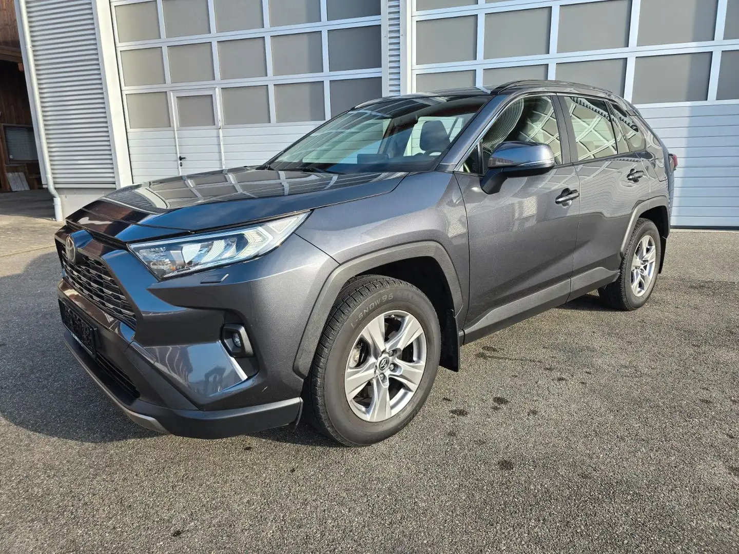 Toyota RAV 4 Comfort, ACC, LED, Virtual, 4x4 Grau - 1