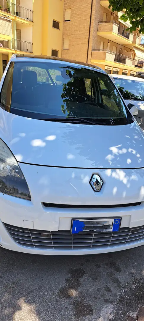 Renault Grand Scenic - 1