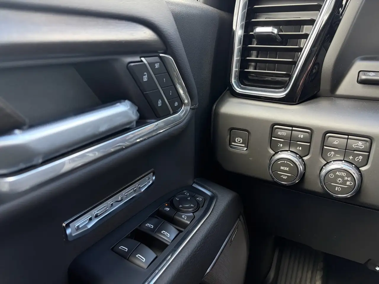 GMC Sierra 1500 photo GMC Sierra 1500