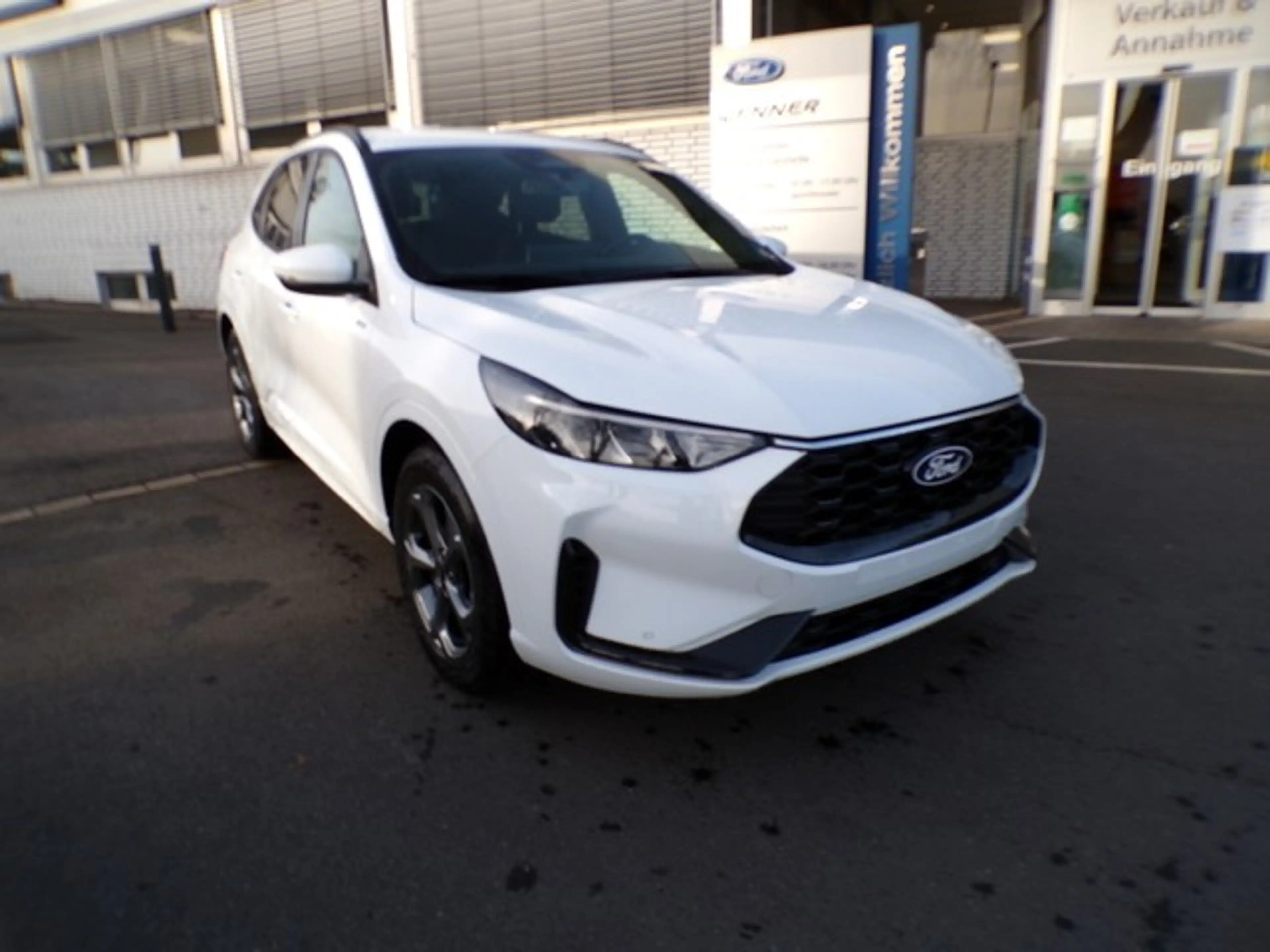 Ford Kuga ST Line 1,5 i Automatik  TWA /Winterpaket / FGS 5