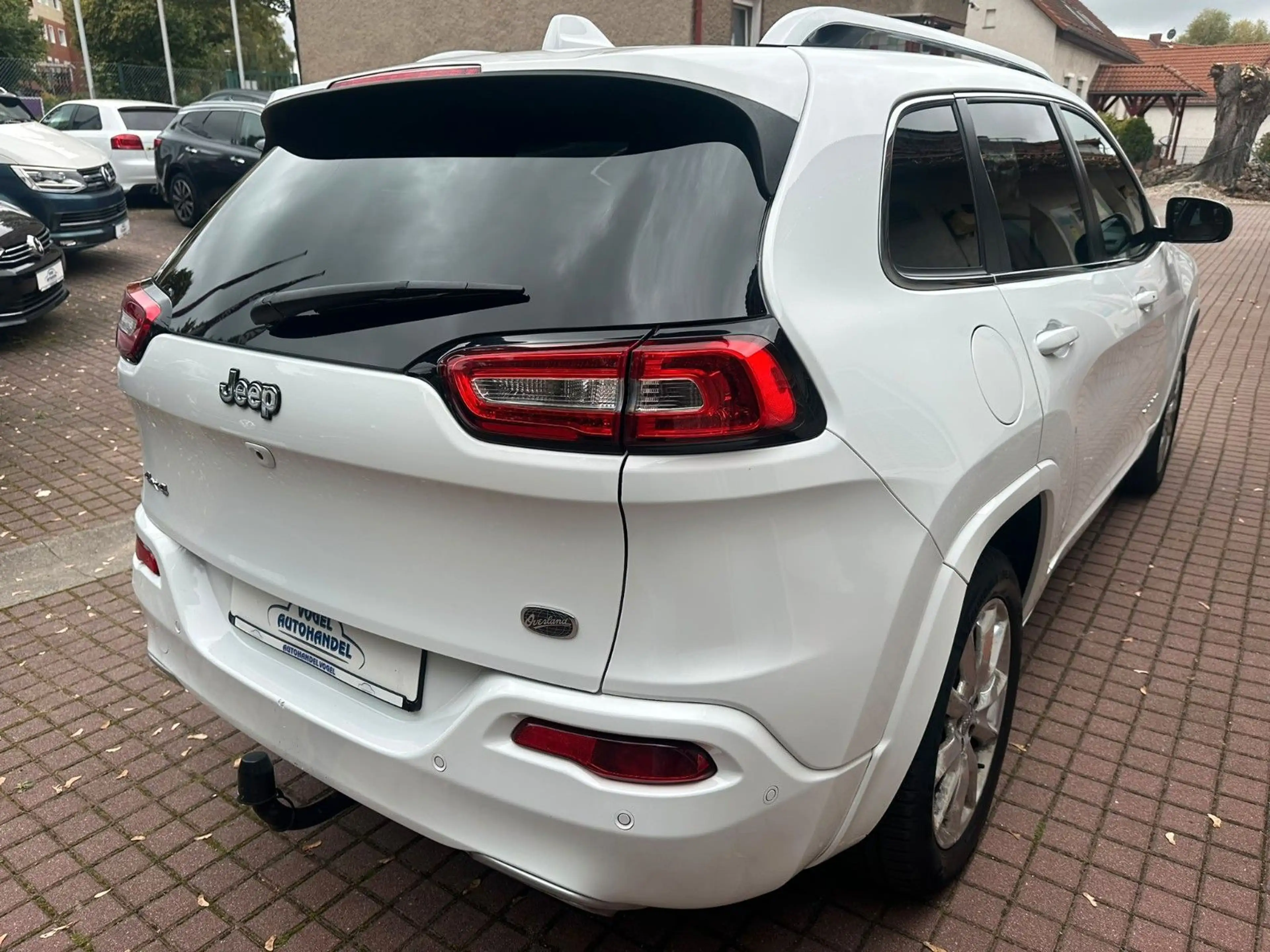 Jeep Cherokee 4x4*AUTOM.*LEDER*PANO*AHK* — photo 4