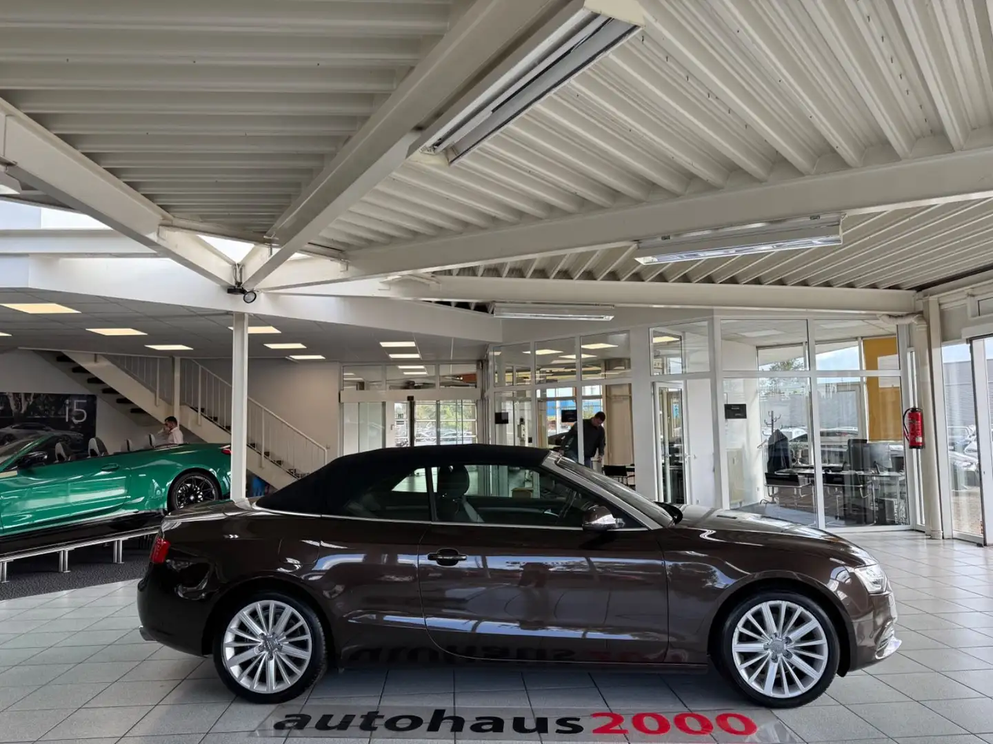 Audi A5 Cabriolet 1.8 TFSI XENON/NAVI/BT/SHZ/TEMPO Braun - 2