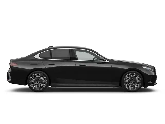 BMW 5 Series view 4