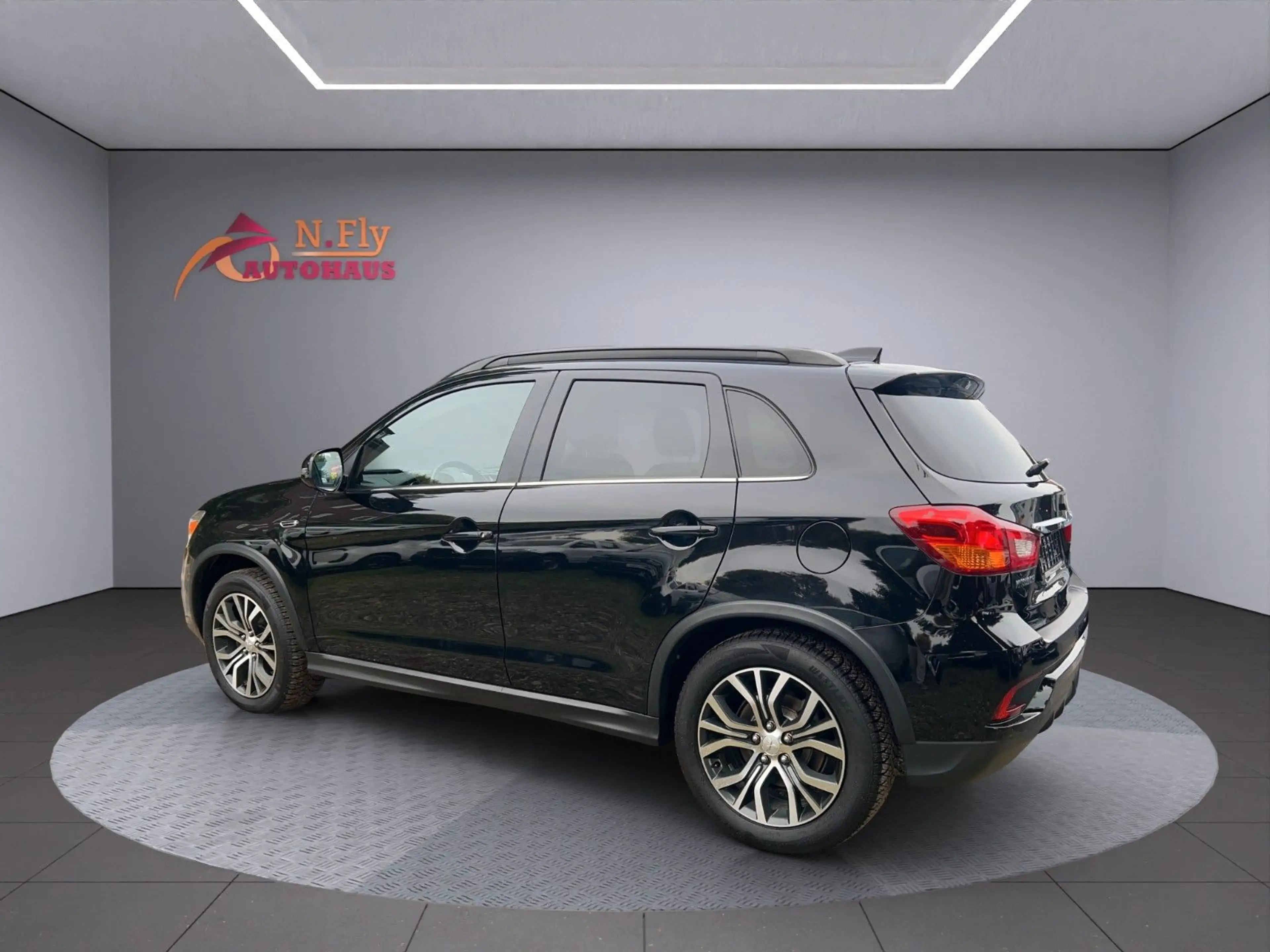 Mitsubishi ASX Edition+ 4WD *Kamera*SZ*AHK — photo 3