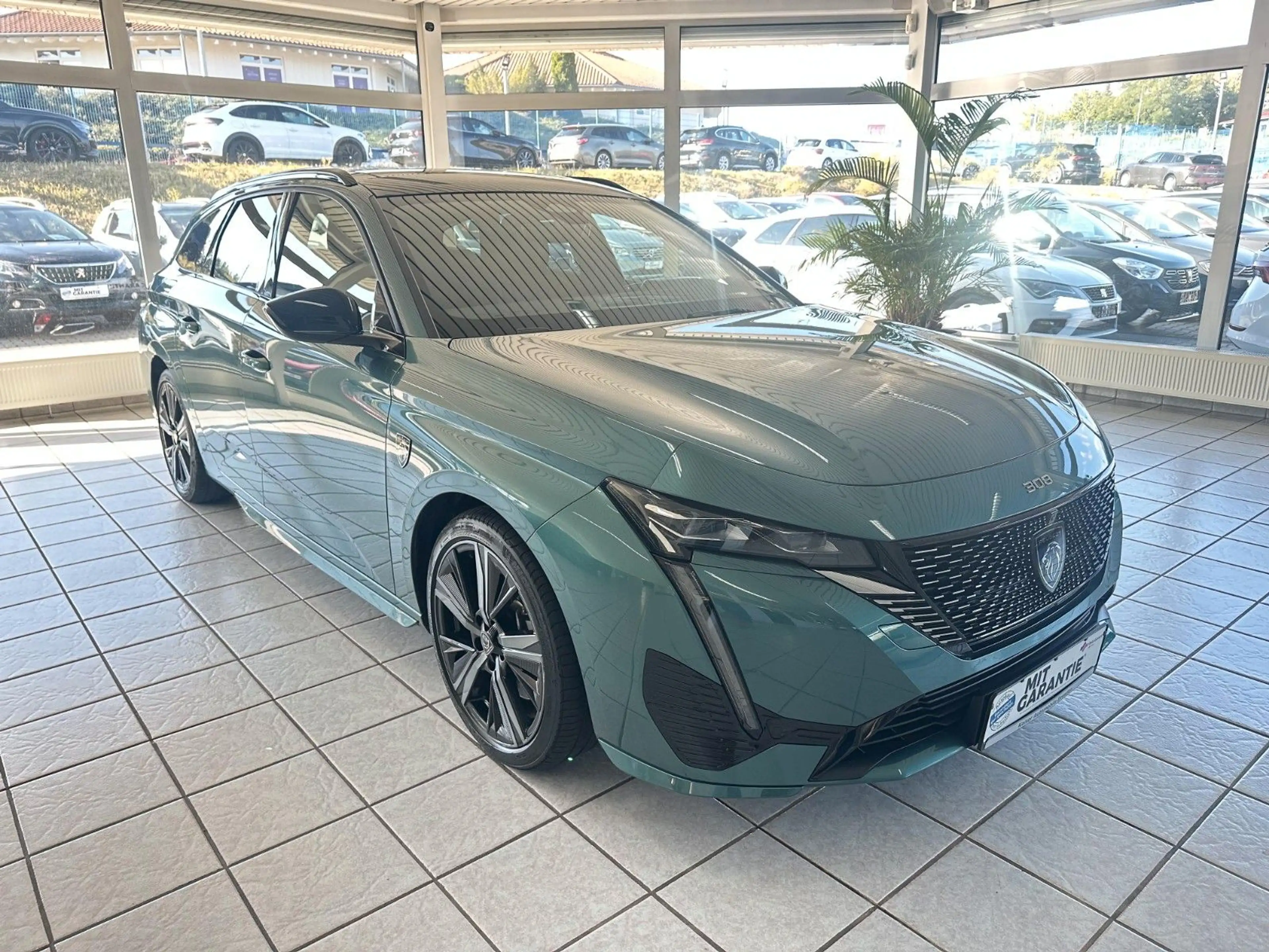 Peugeot 308 SW Hybrid 225 GT Pack*360°*SZH*Massage*DAB+* — photo 3
