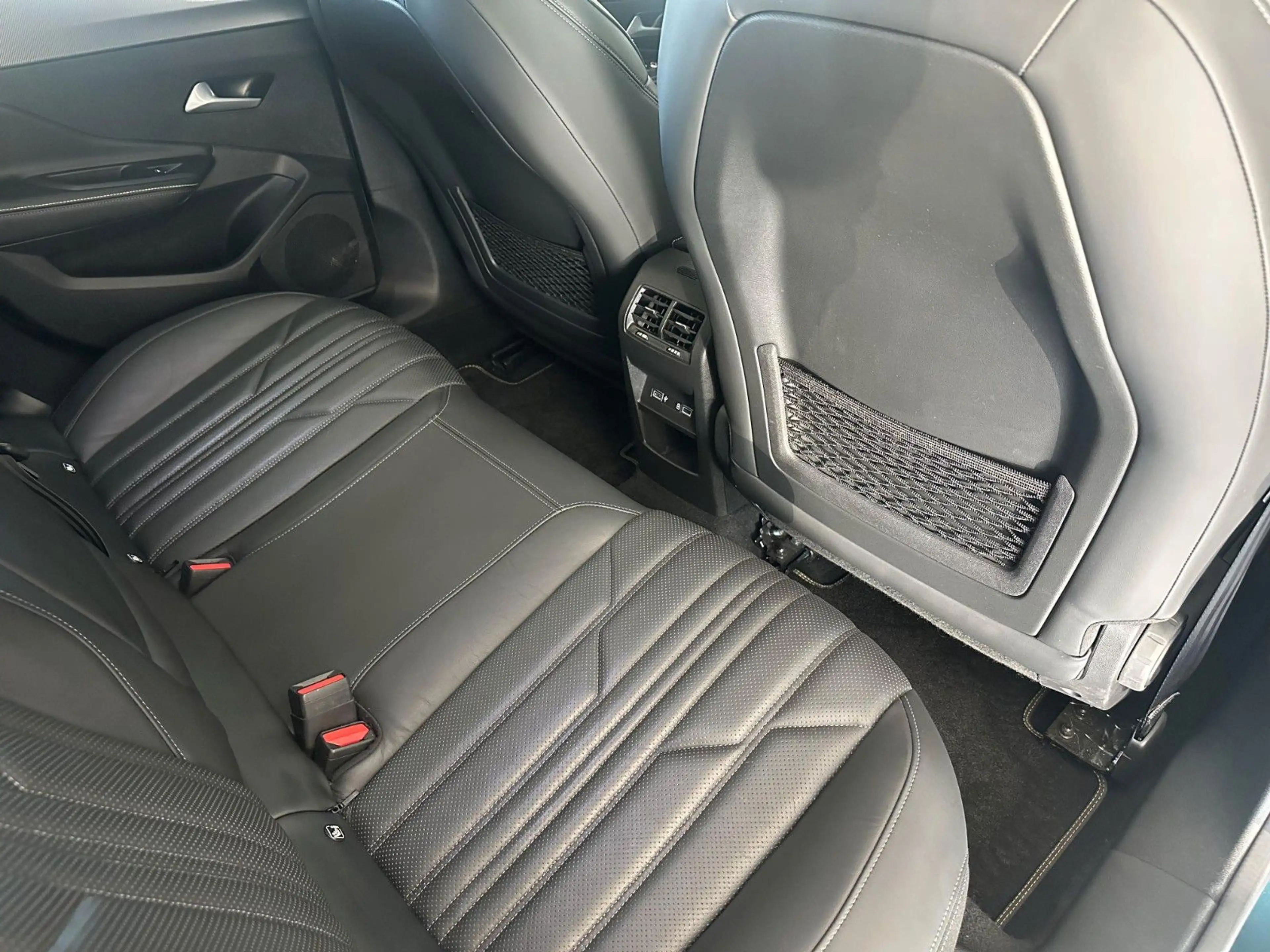 Peugeot 308 SW Hybrid 225 GT Pack*360°*SZH*Massage*DAB+* — photo 13