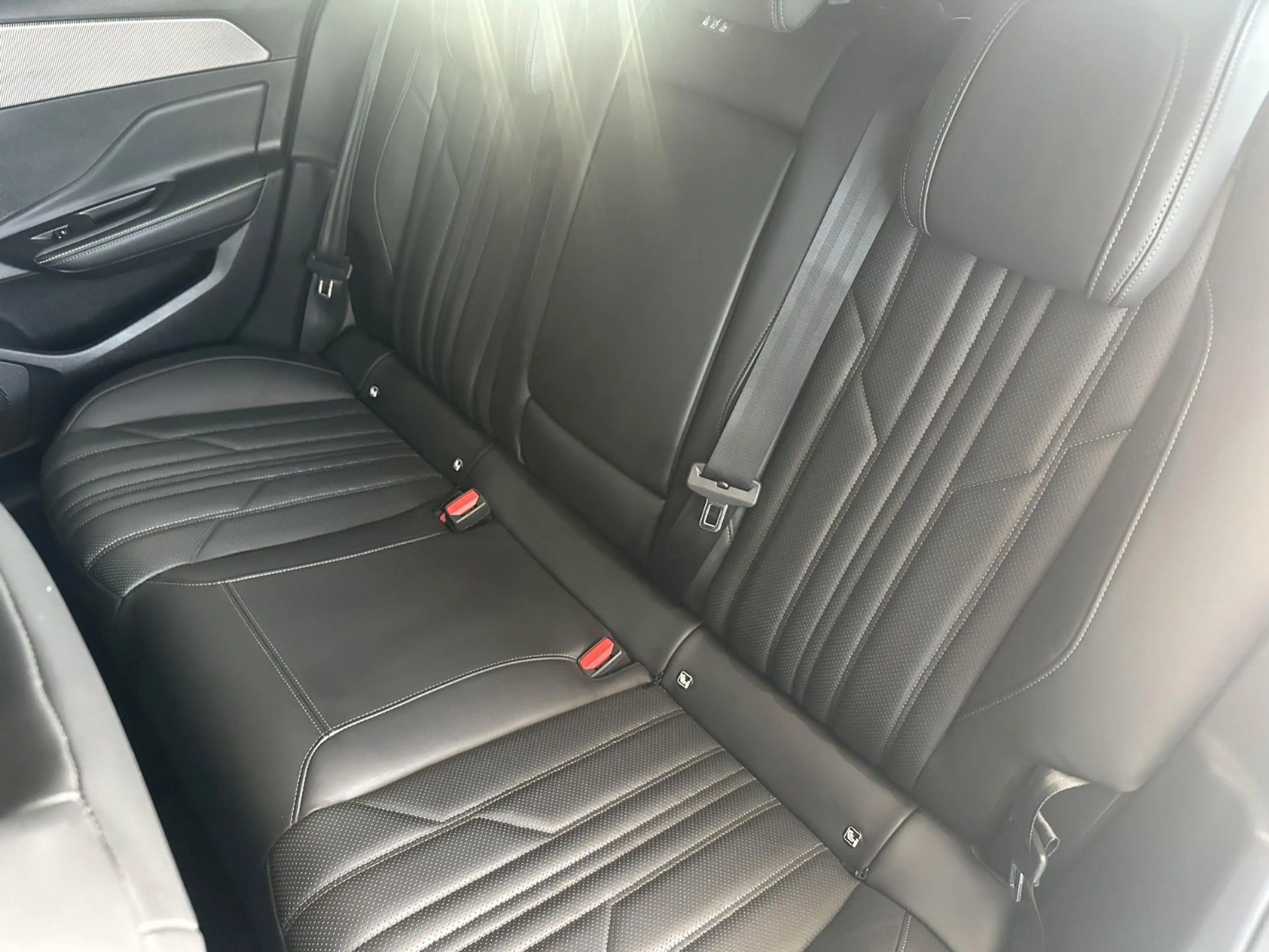 Peugeot 308 SW Hybrid 225 GT Pack*360°*SZH*Massage*DAB+* — photo 12