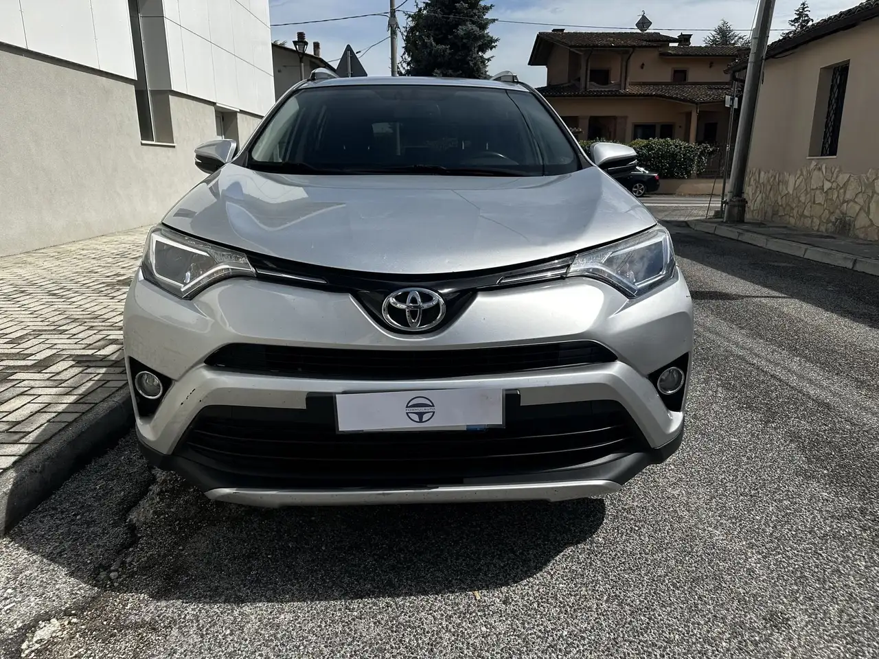 Toyota RAV4 2.0 D-4D 143cv MT Active 2WD GARANZIA TOYOTA — foto 2