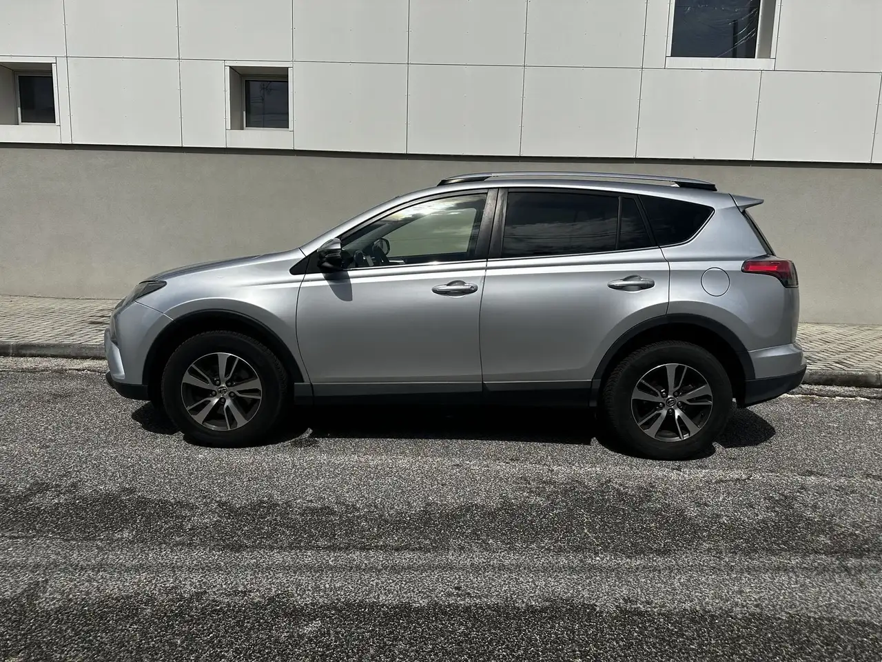 Toyota RAV4 2.0 D-4D 143cv MT Active 2WD GARANZIA TOYOTA — foto 3