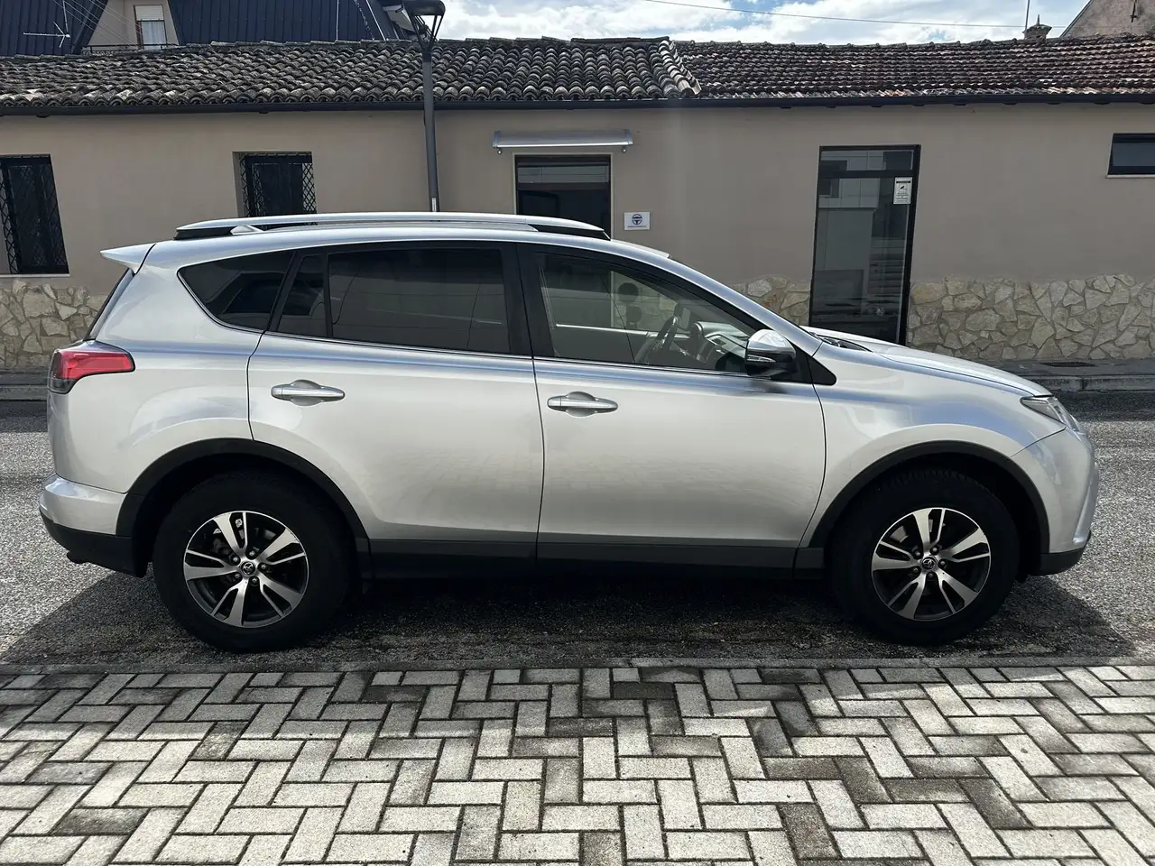Toyota RAV4 2.0 D-4D 143cv MT Active 2WD GARANZIA TOYOTA — foto 7
