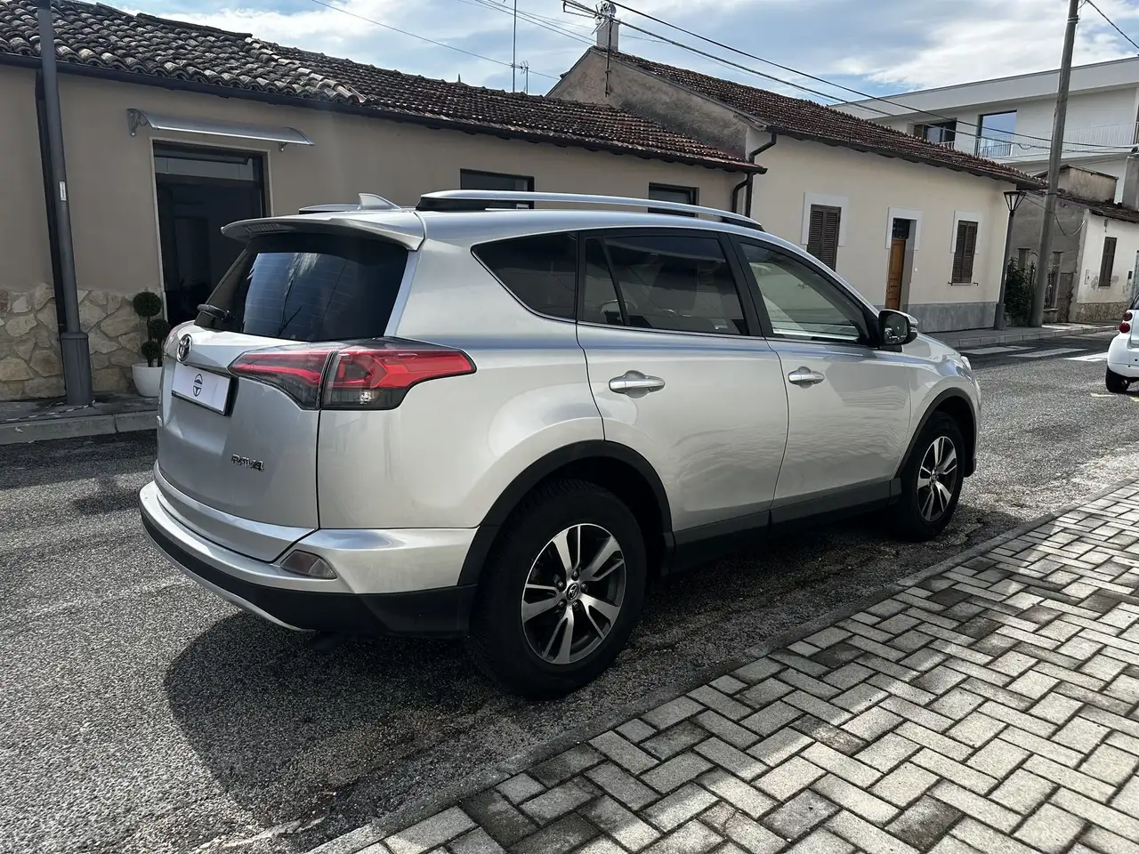 Toyota RAV4 2.0 D-4D 143cv MT Active 2WD GARANZIA TOYOTA — foto 6