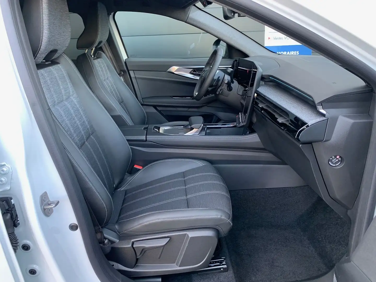 Renault Austral 1.3 TCE MILD HYBRID 160CH TECHNO AUTO - 23 Blanc - 2