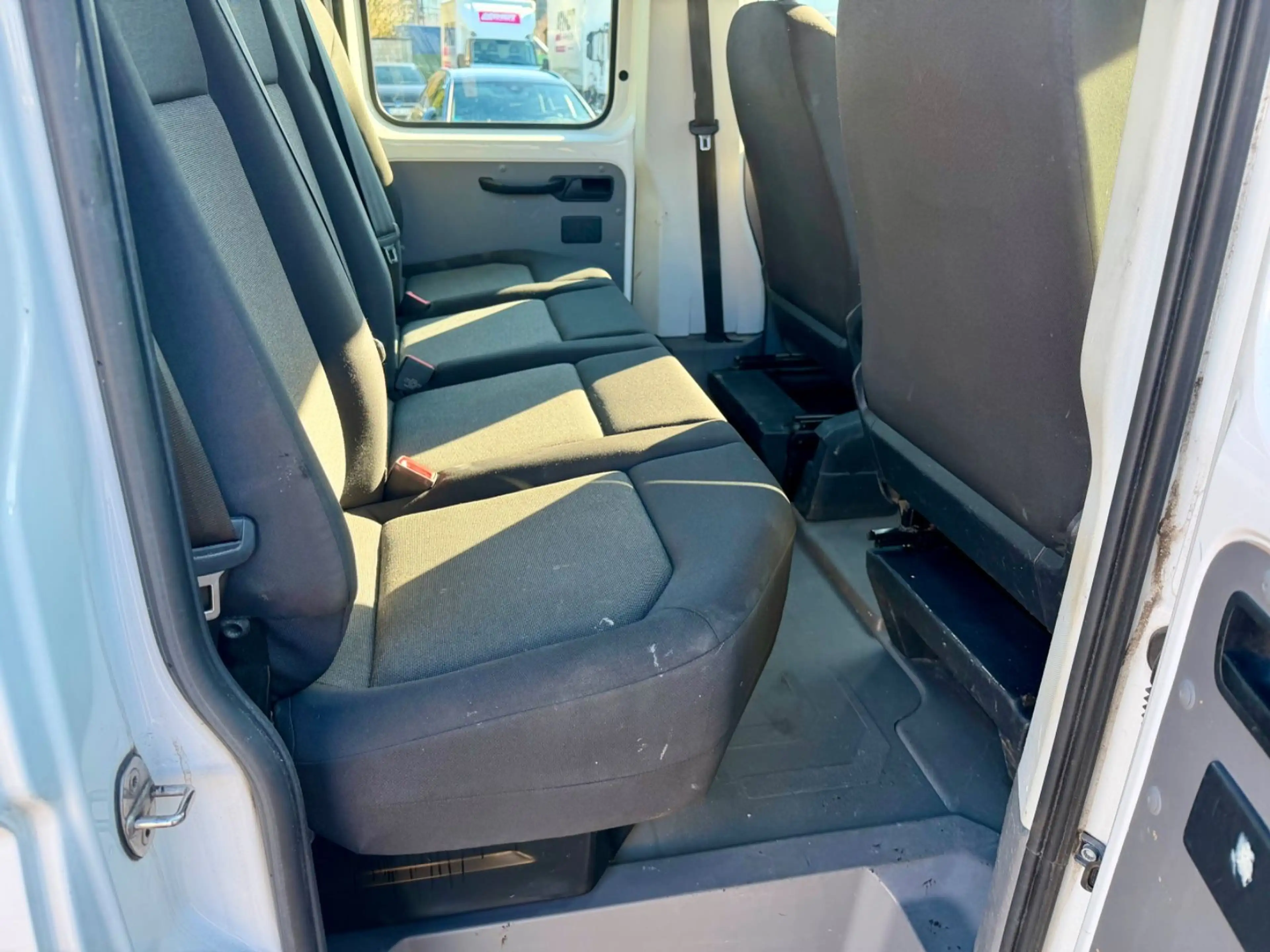 Volkswagen Crafter Pritsche 2,0 TDi 35 DOKA mittellang FWD — photo 9