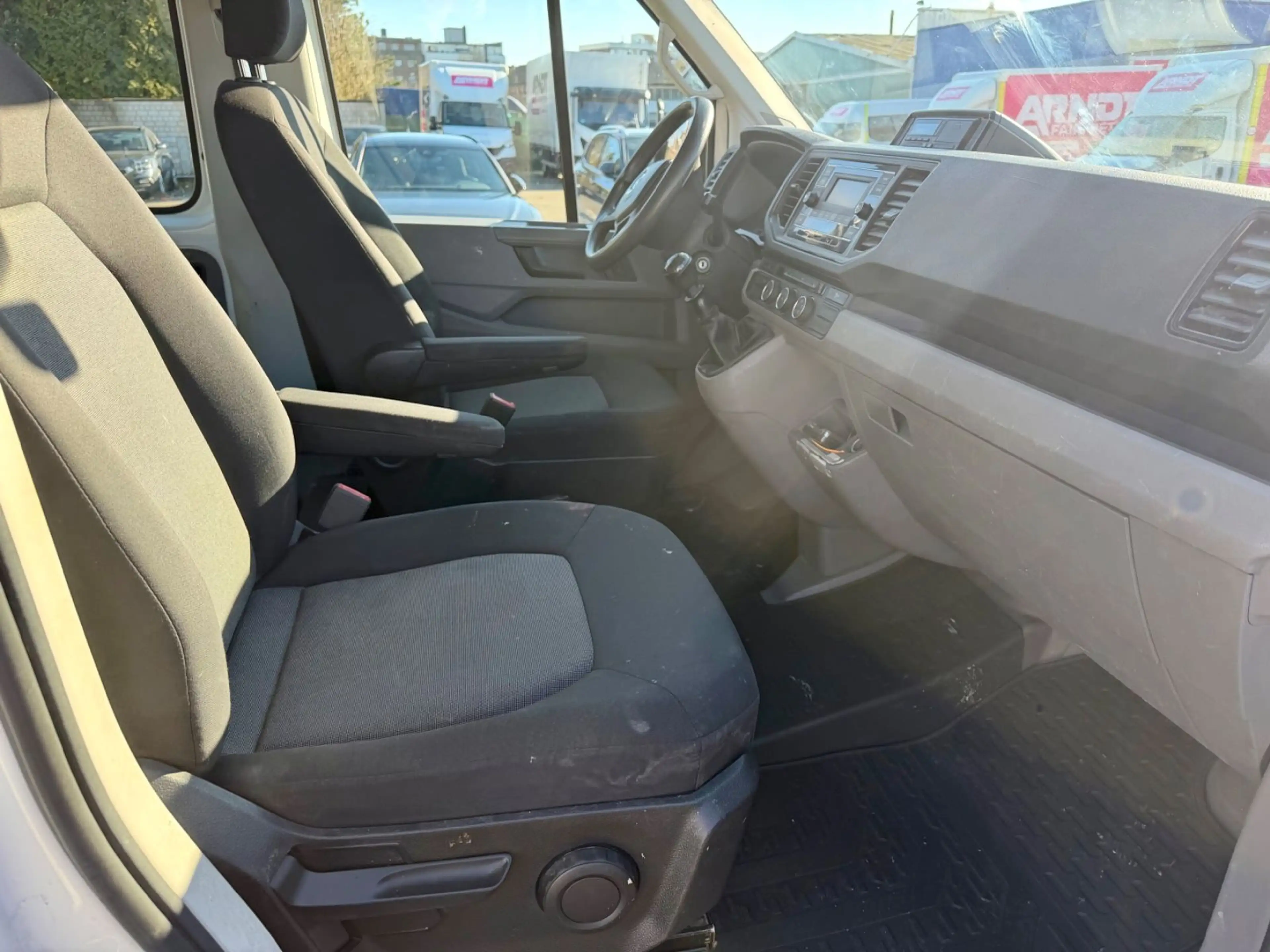 Volkswagen Crafter Pritsche 2,0 TDi 35 DOKA mittellang FWD — photo 10