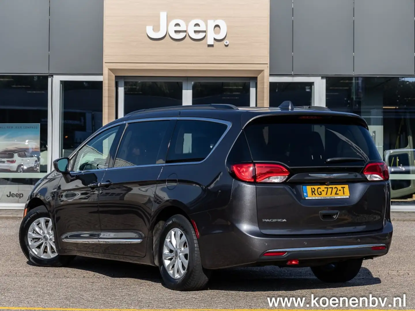 Chrysler Pacifica 3.6i V6 Aut. Touring Leer / 7 pers / Stow N Go / D Grijs - 2