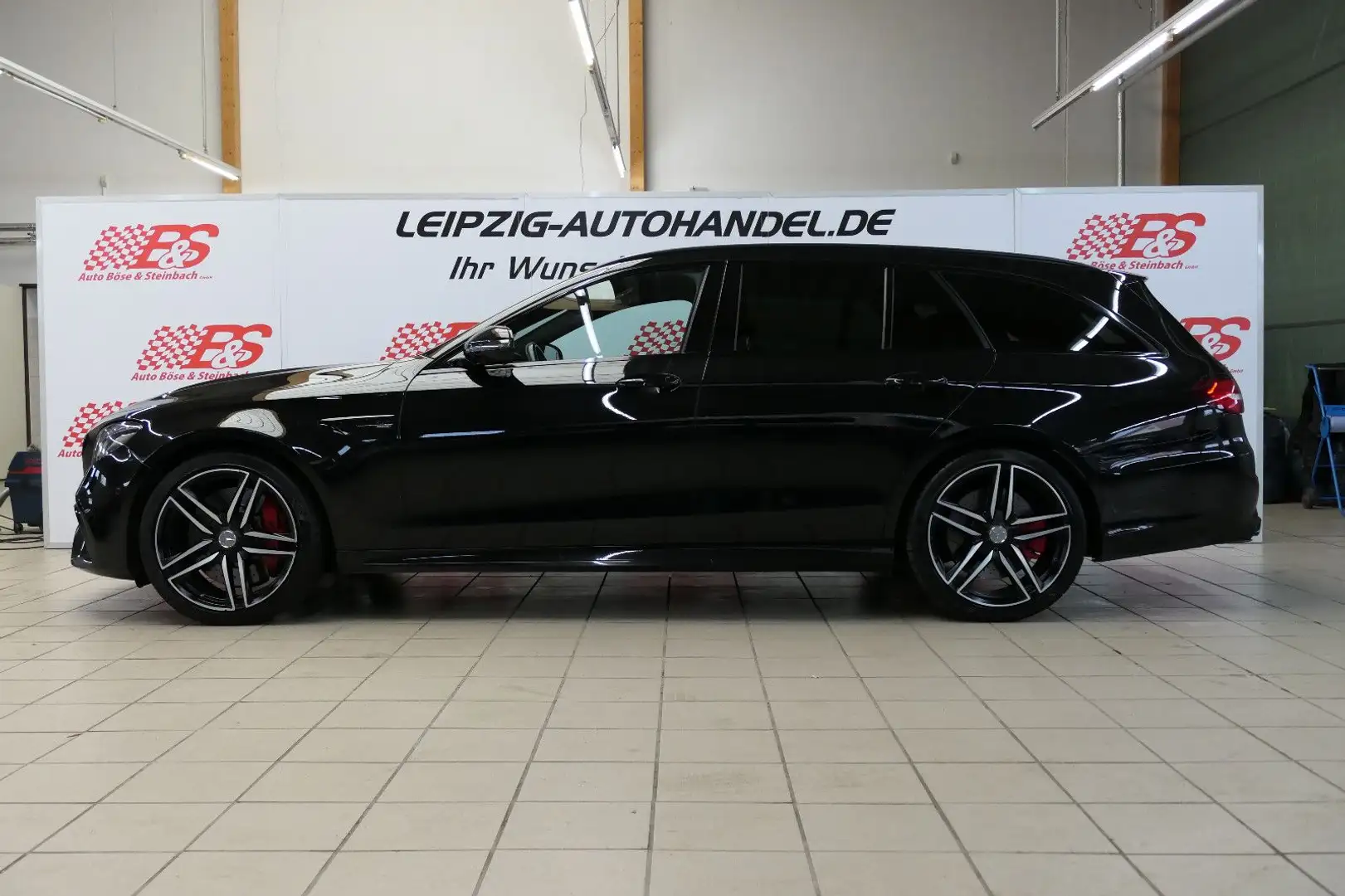 Mercedes-Benz E 63 AMG E 63 T AMG S *4M*Multibeam*Panorama*Burmester Schwarz - 2