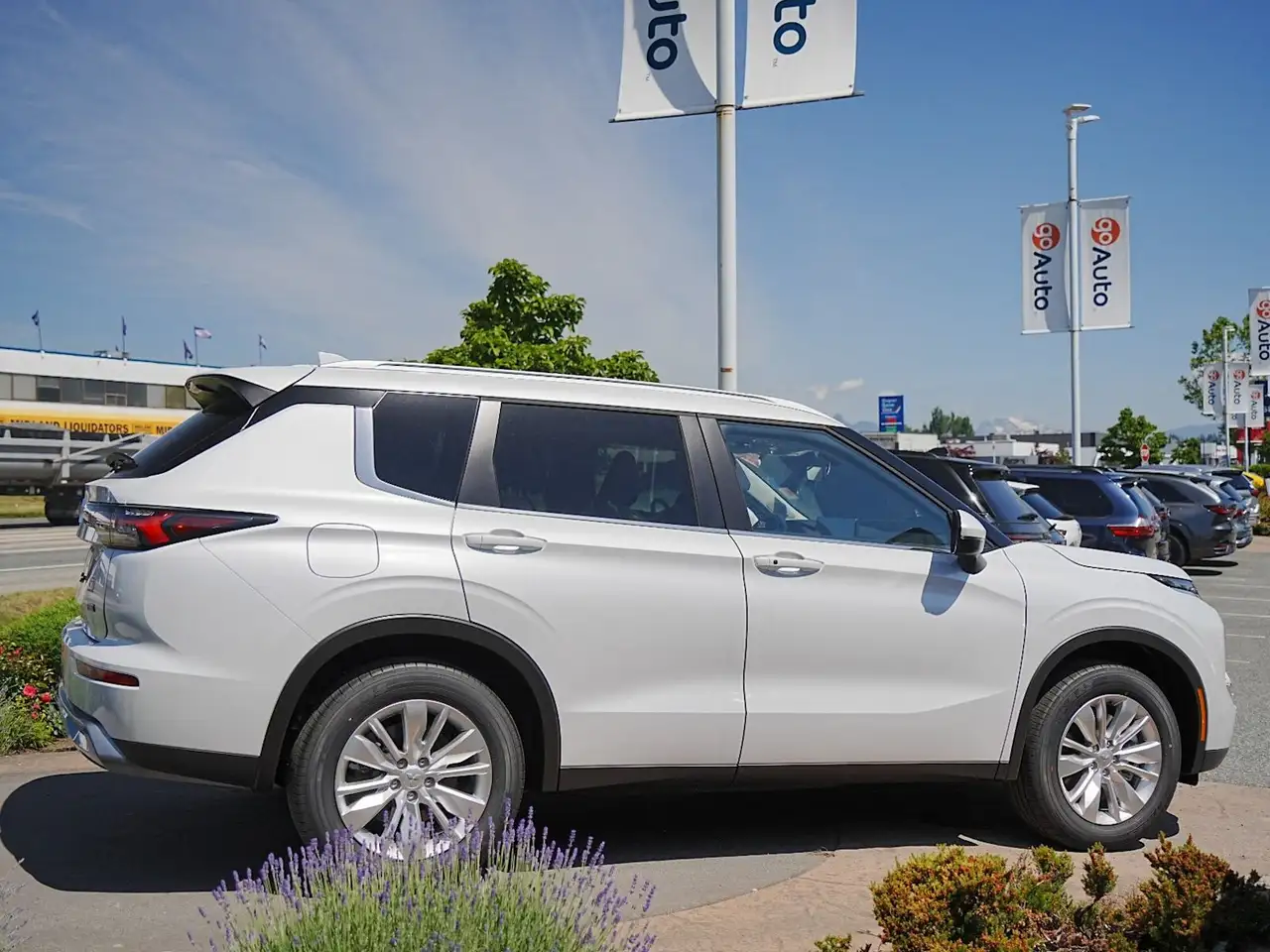 Mitsubishi Outlander снимка Mitsubishi Outlander