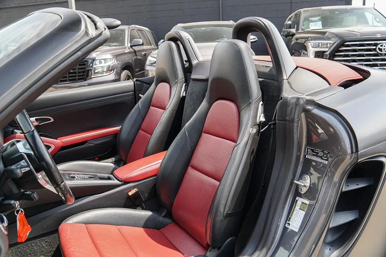 Porsche 718 Boxster снимка Porsche 718 Boxster