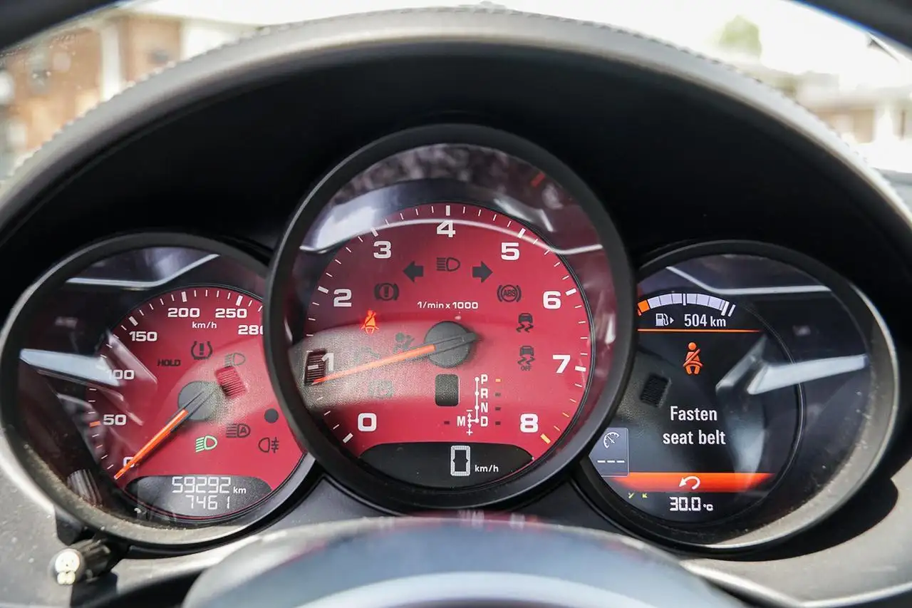 Porsche 718 Boxster снимка Porsche 718 Boxster