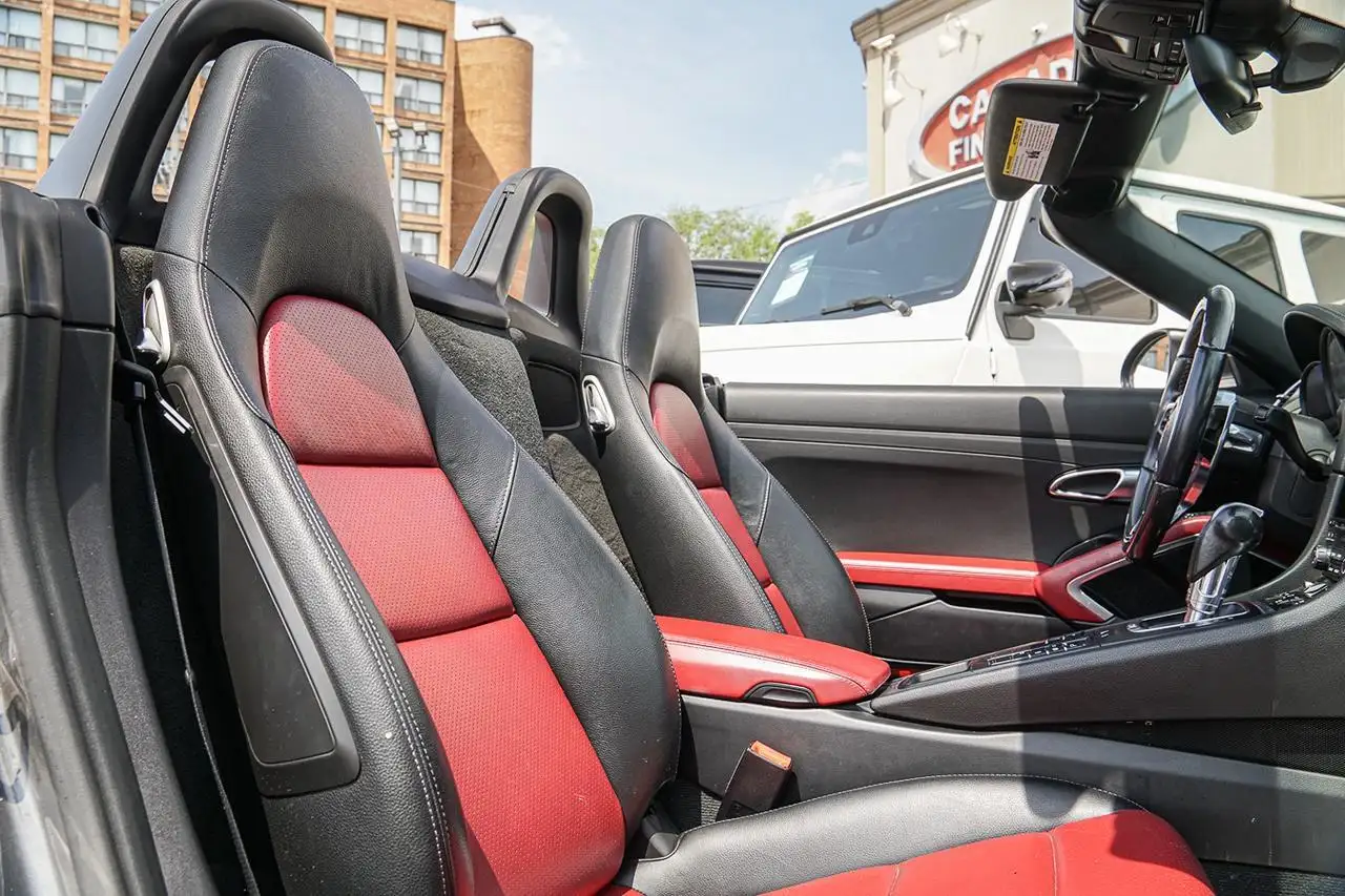 Porsche 718 Boxster снимка Porsche 718 Boxster