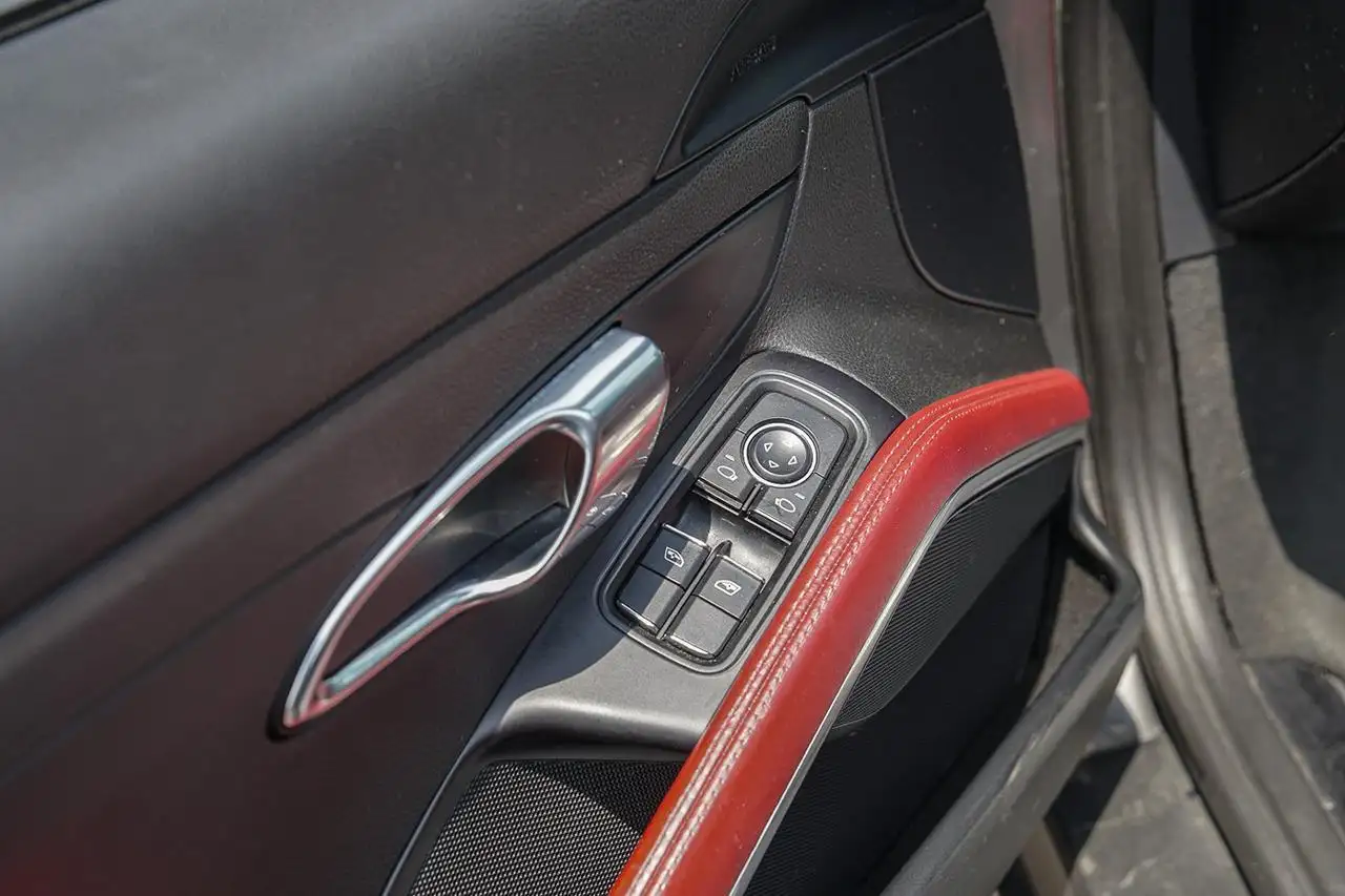 Porsche 718 Boxster снимка Porsche 718 Boxster