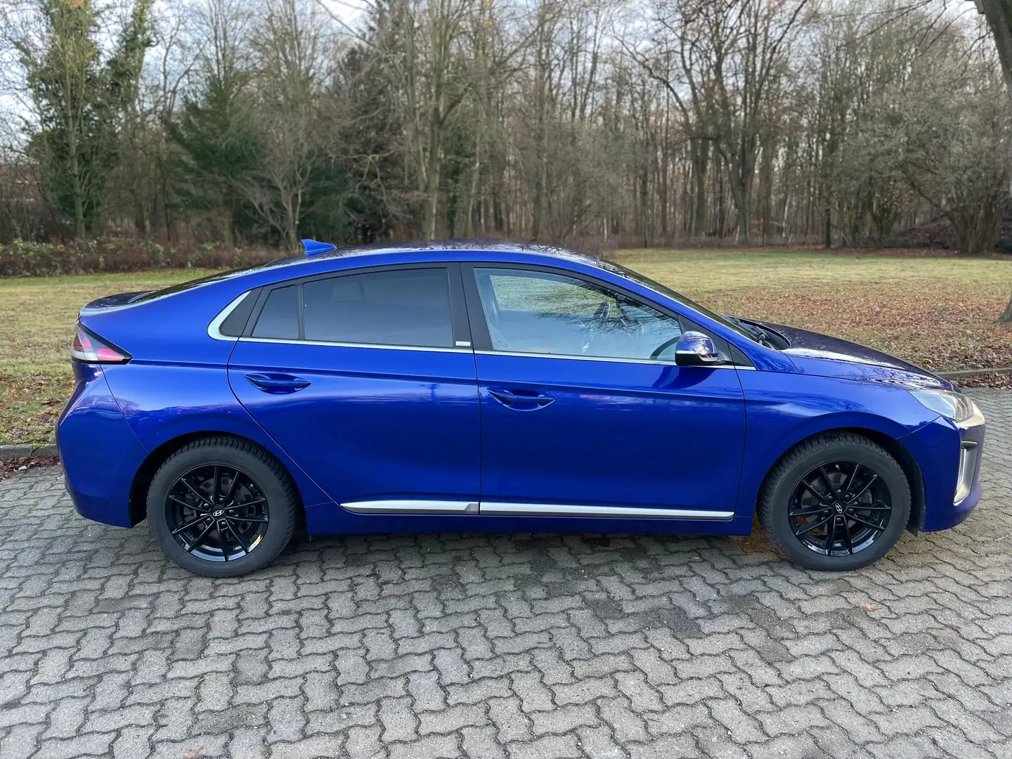 Hyundai IONIQ Plug-in-Hybrid STYLE, m. Garantie, 2 Satz Räder Blau - 2