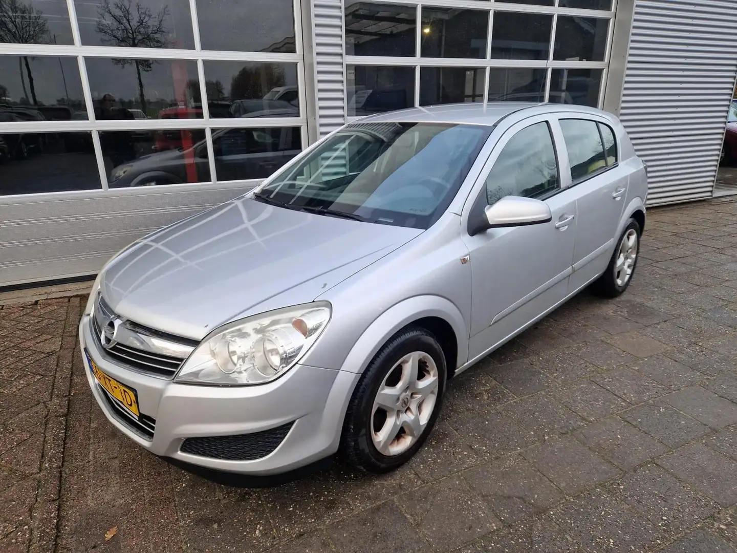 Opel Astra 1.6 Business ( A.P.K. tot december 2026 !!) Gris - 2
