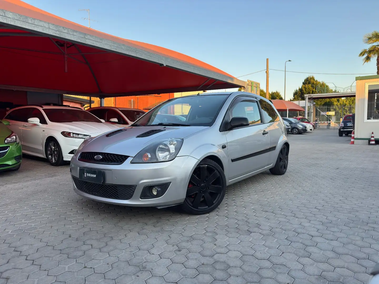 Ford Fiesta 1.2 16V 3p. Ghia Argento - 1