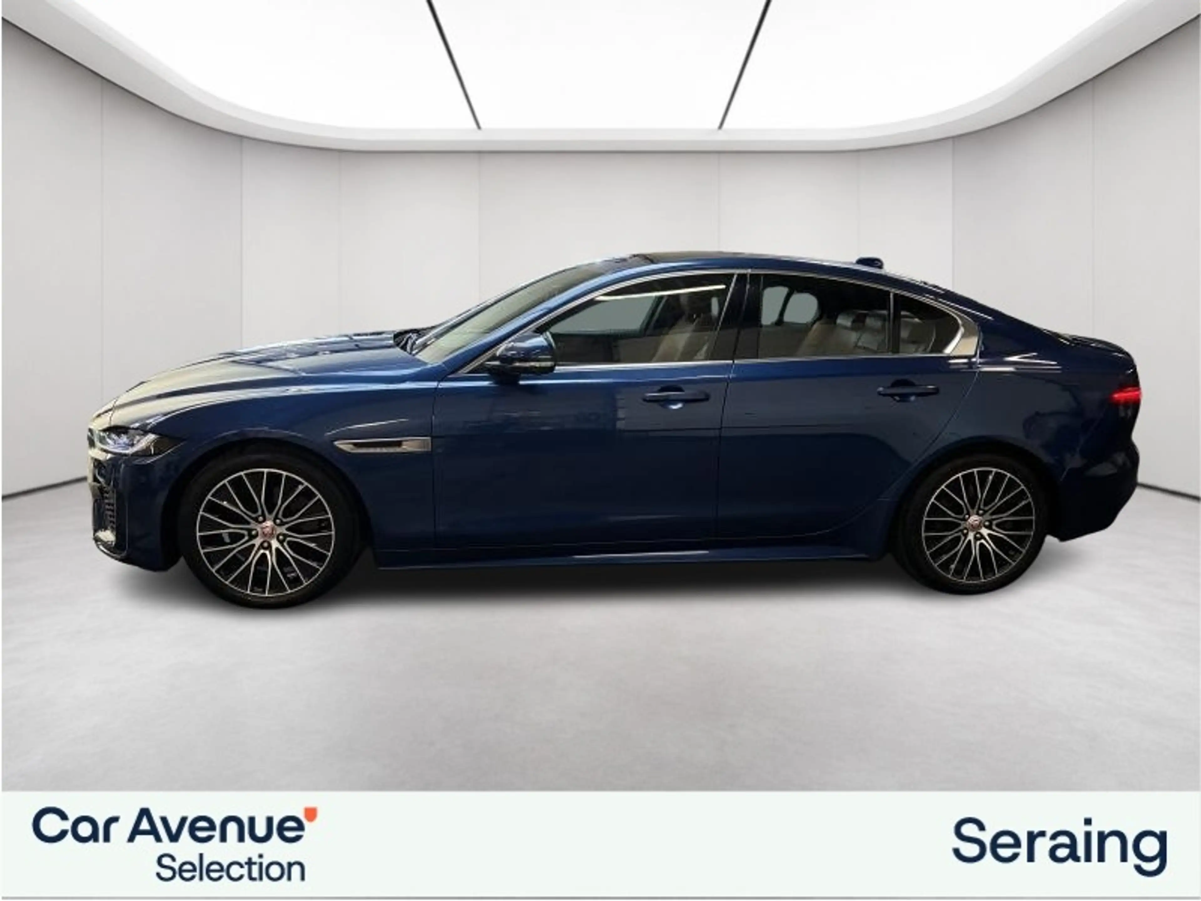 Jaguar XE R-Design — photo 5