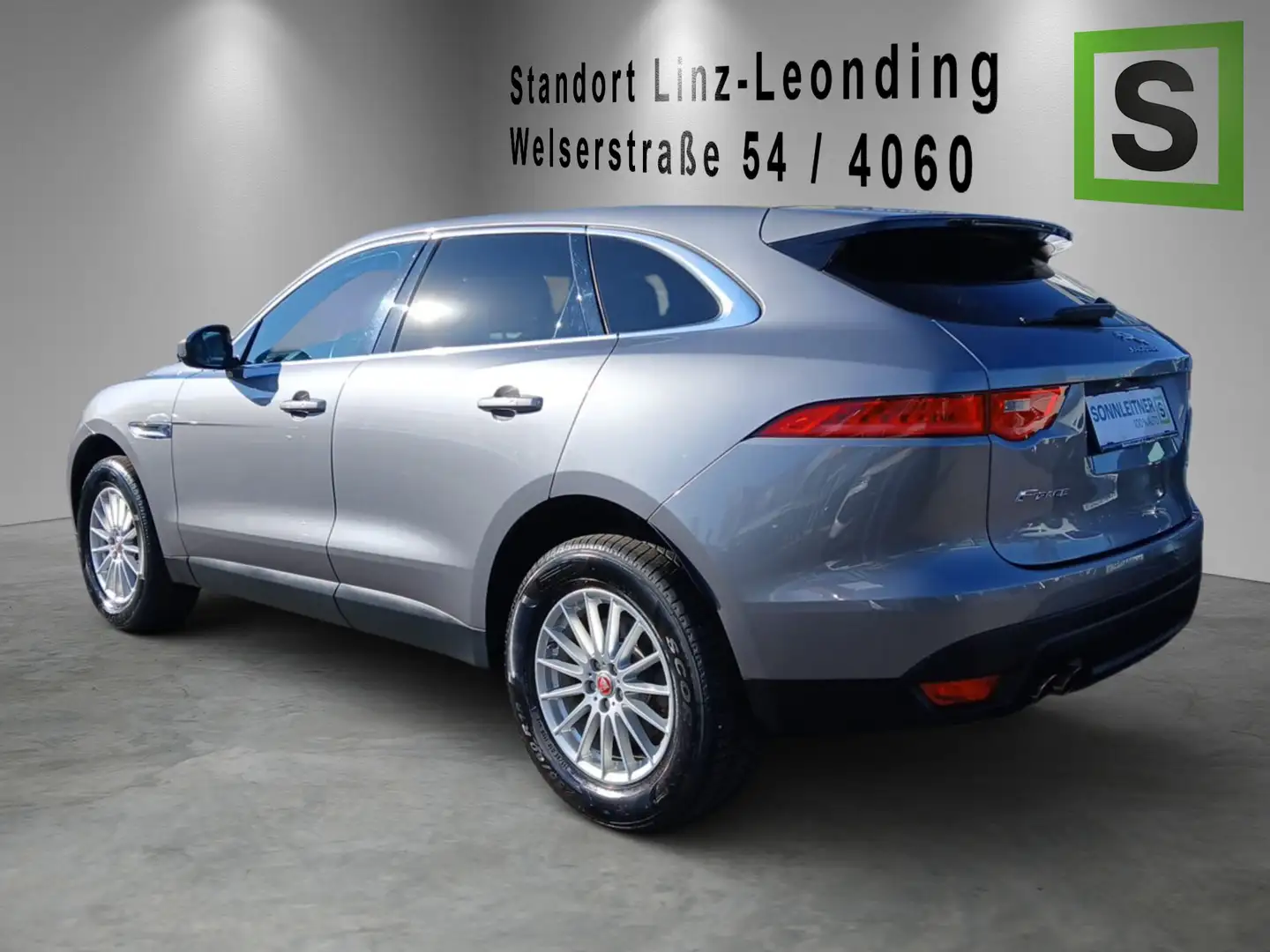 Jaguar F-Pace F-PACE Prestige 20d AWD Grau - 2