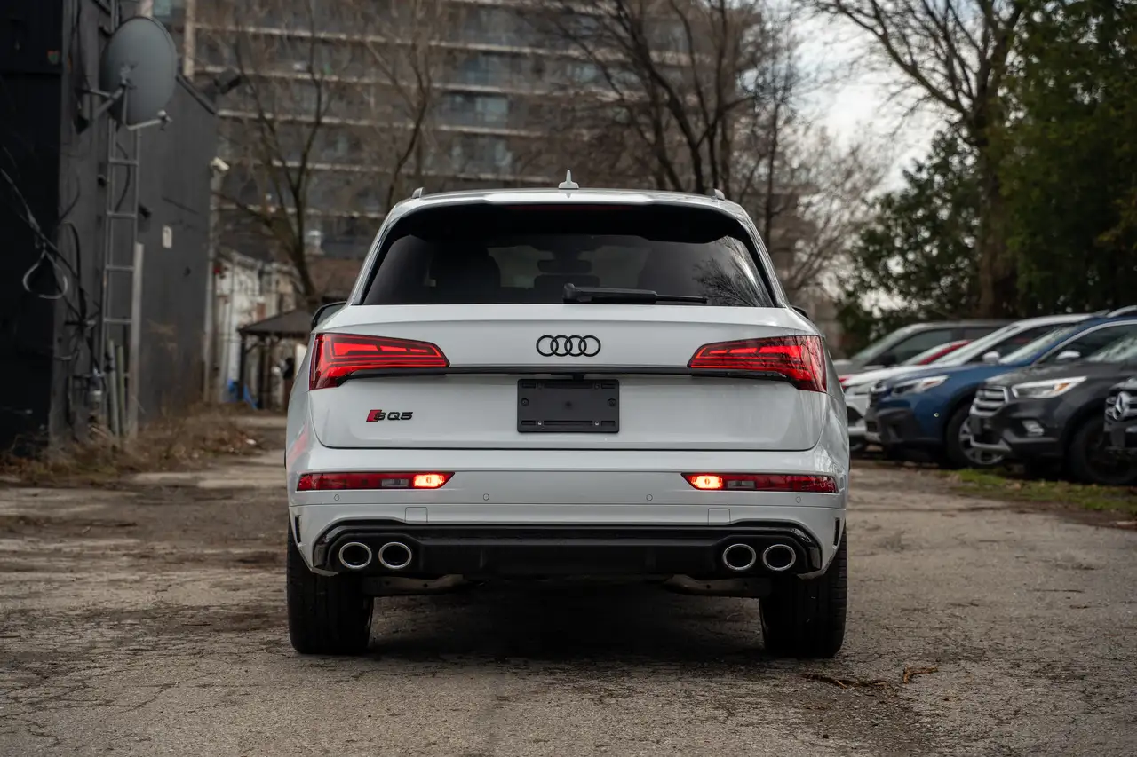 Audi SQ5 снимка Audi SQ5