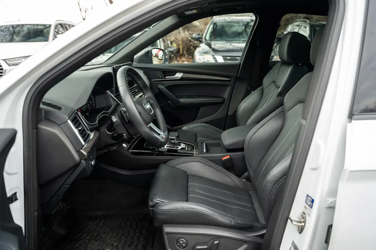 Audi SQ5 снимка Audi SQ5