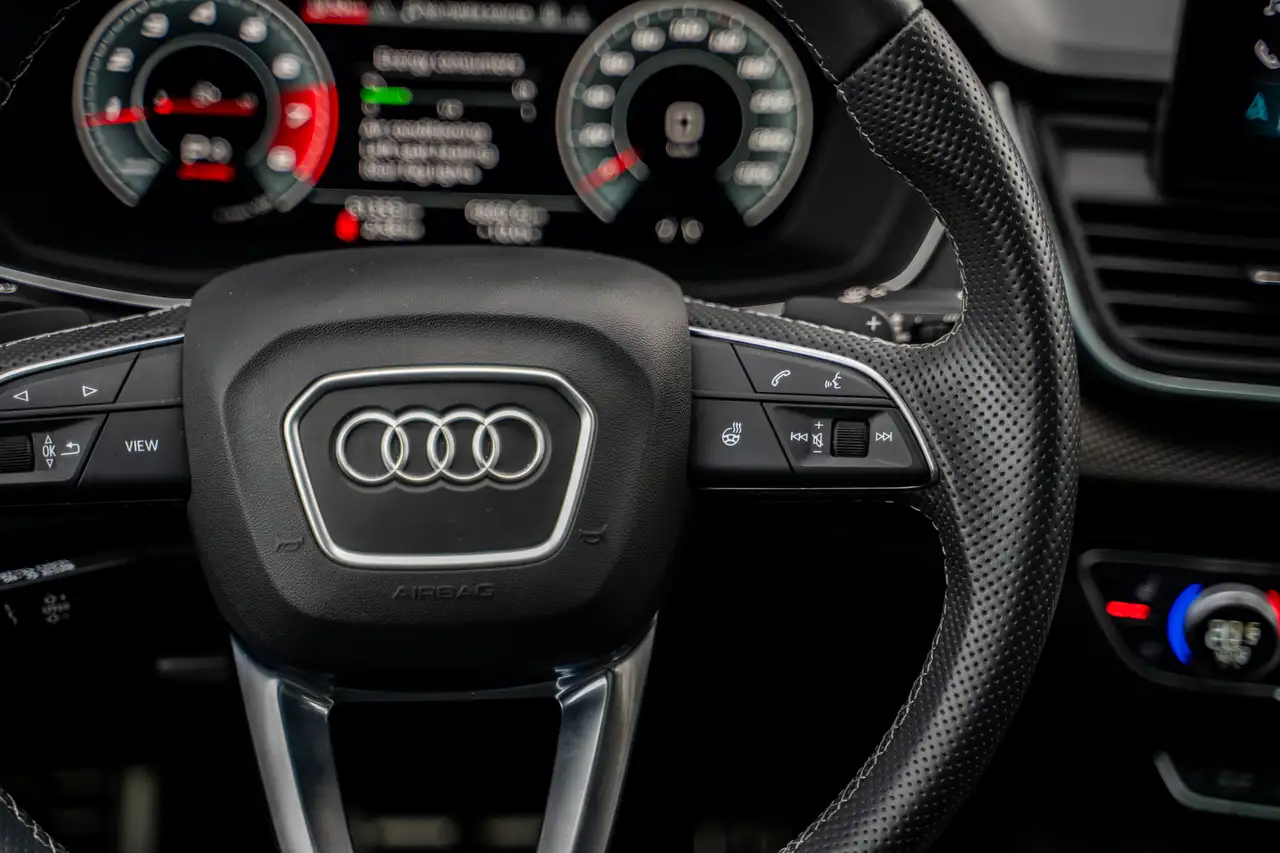 Audi SQ5 снимка Audi SQ5