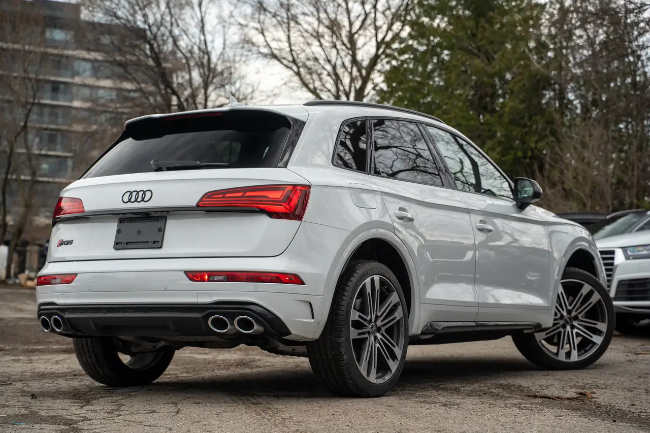 Audi SQ5 снимка Audi SQ5