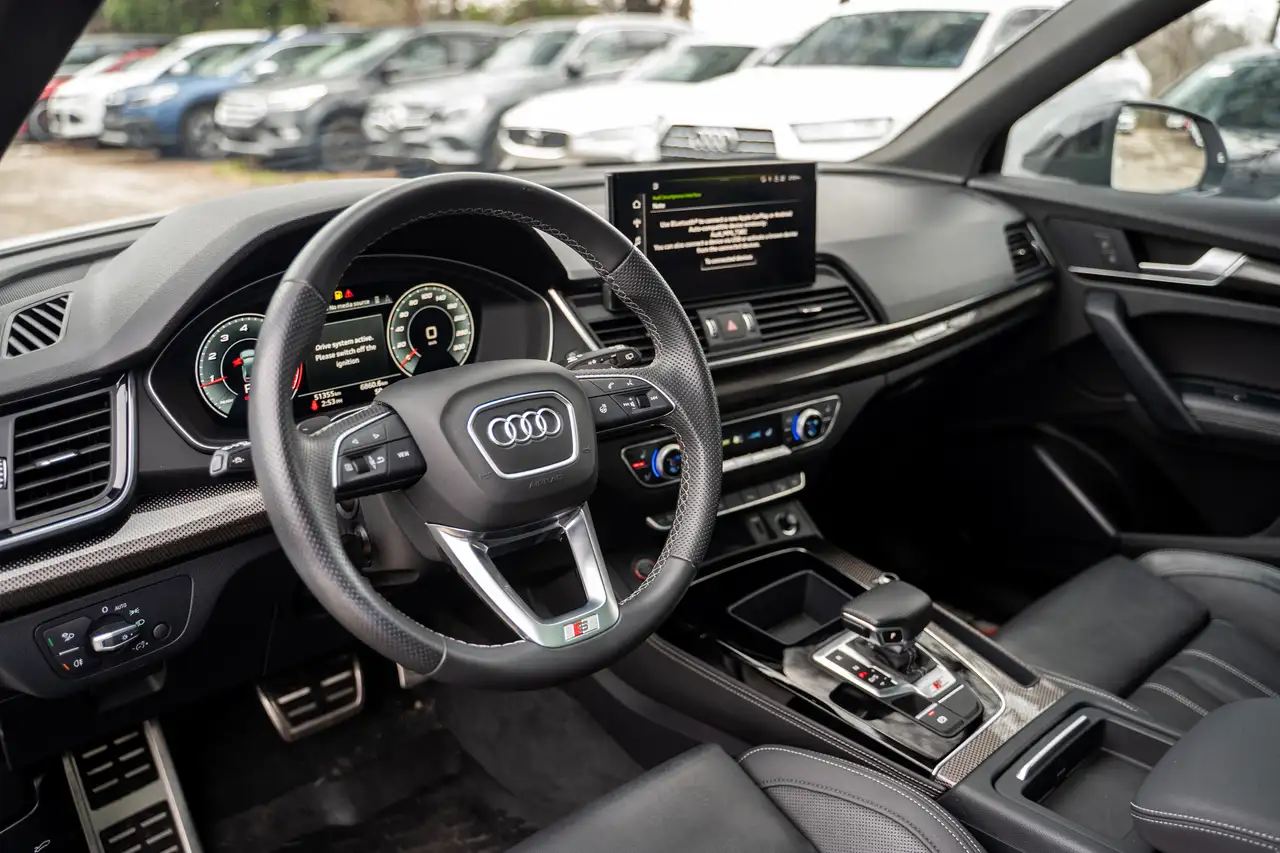 Audi SQ5 снимка Audi SQ5