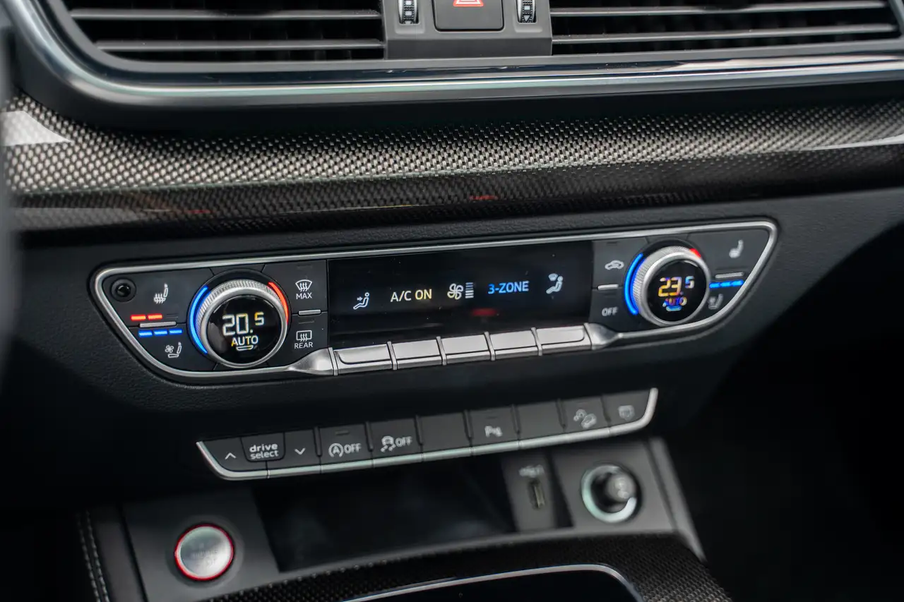 Audi SQ5 снимка Audi SQ5