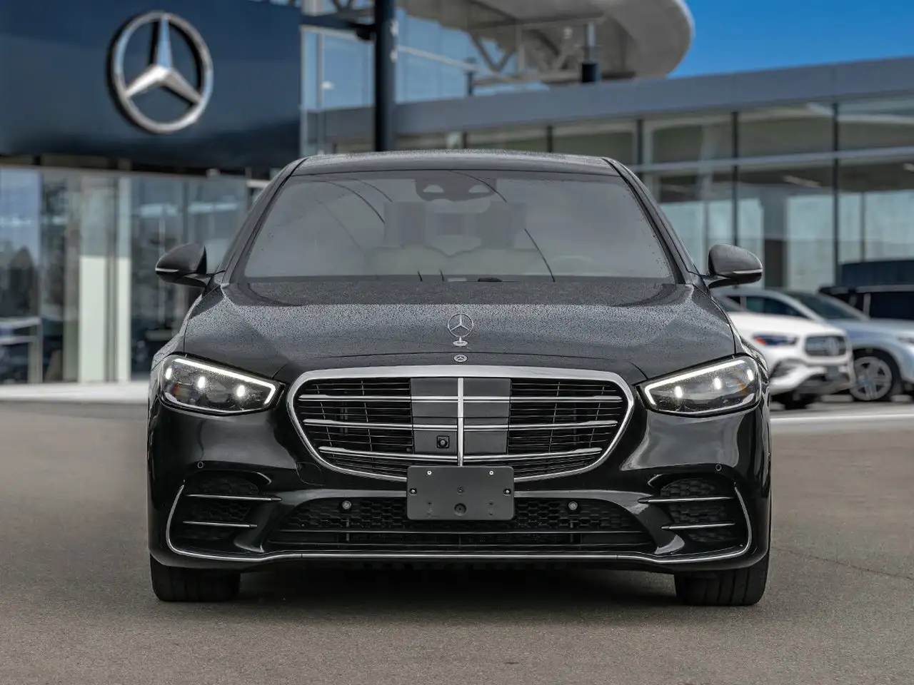 Mercedes-Benz S-Class снимка Mercedes-Benz S-Class
