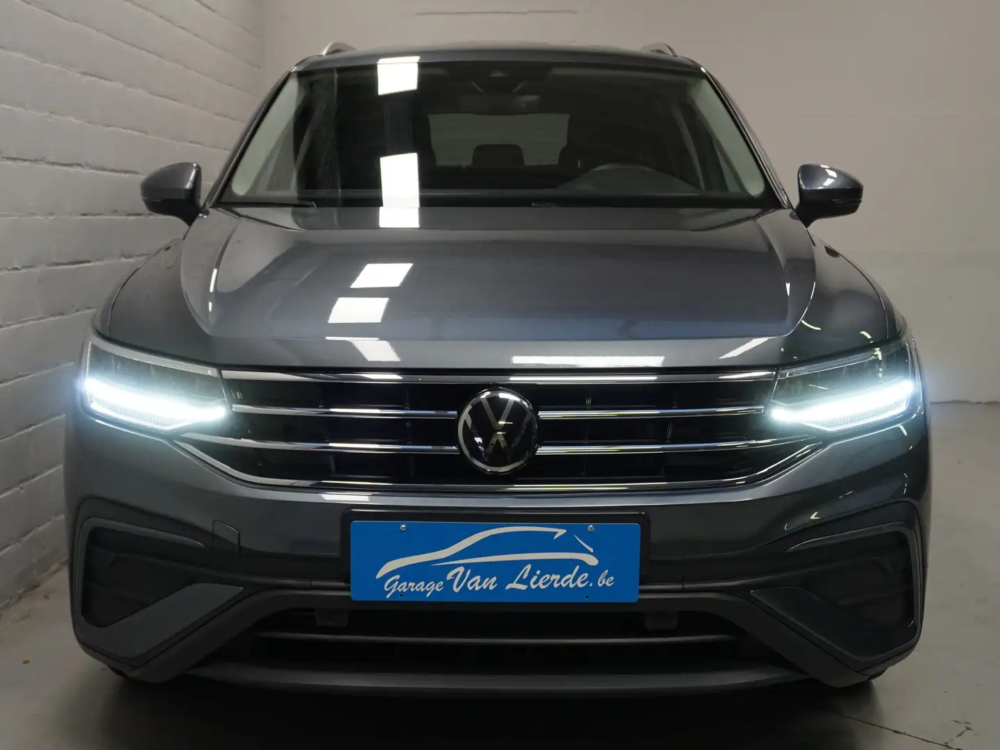 Volkswagen Tiguan Allspace 1.5TSI Life DSG-7zit-Trekhaak-Camera-Apple Carplay Grijs - 2