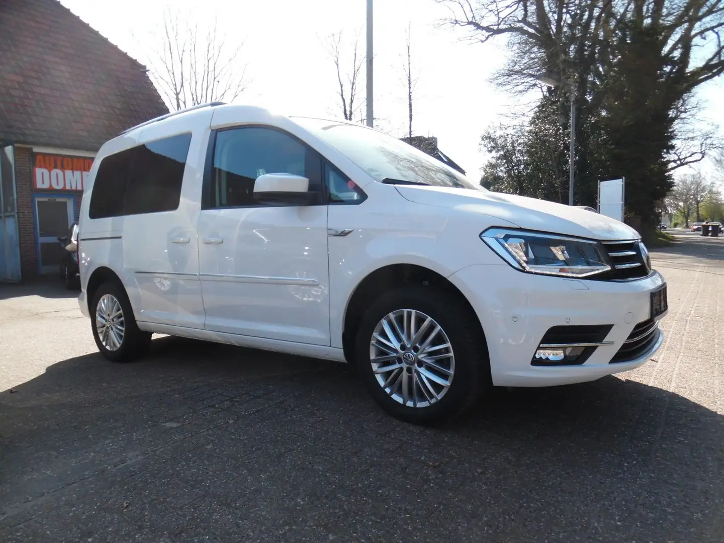 Volkswagen Caddy Highline BMT*SZH*Navi*Kamera*2-Schiebetüre Weiß - 1