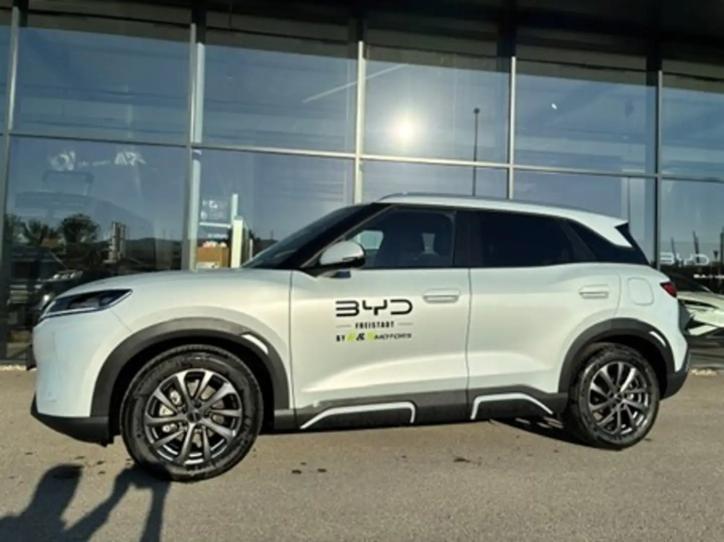 BYD Atto 2 Atto2 DM-i PHEV 18kWh Boost Österreich Paket Weiß - 2